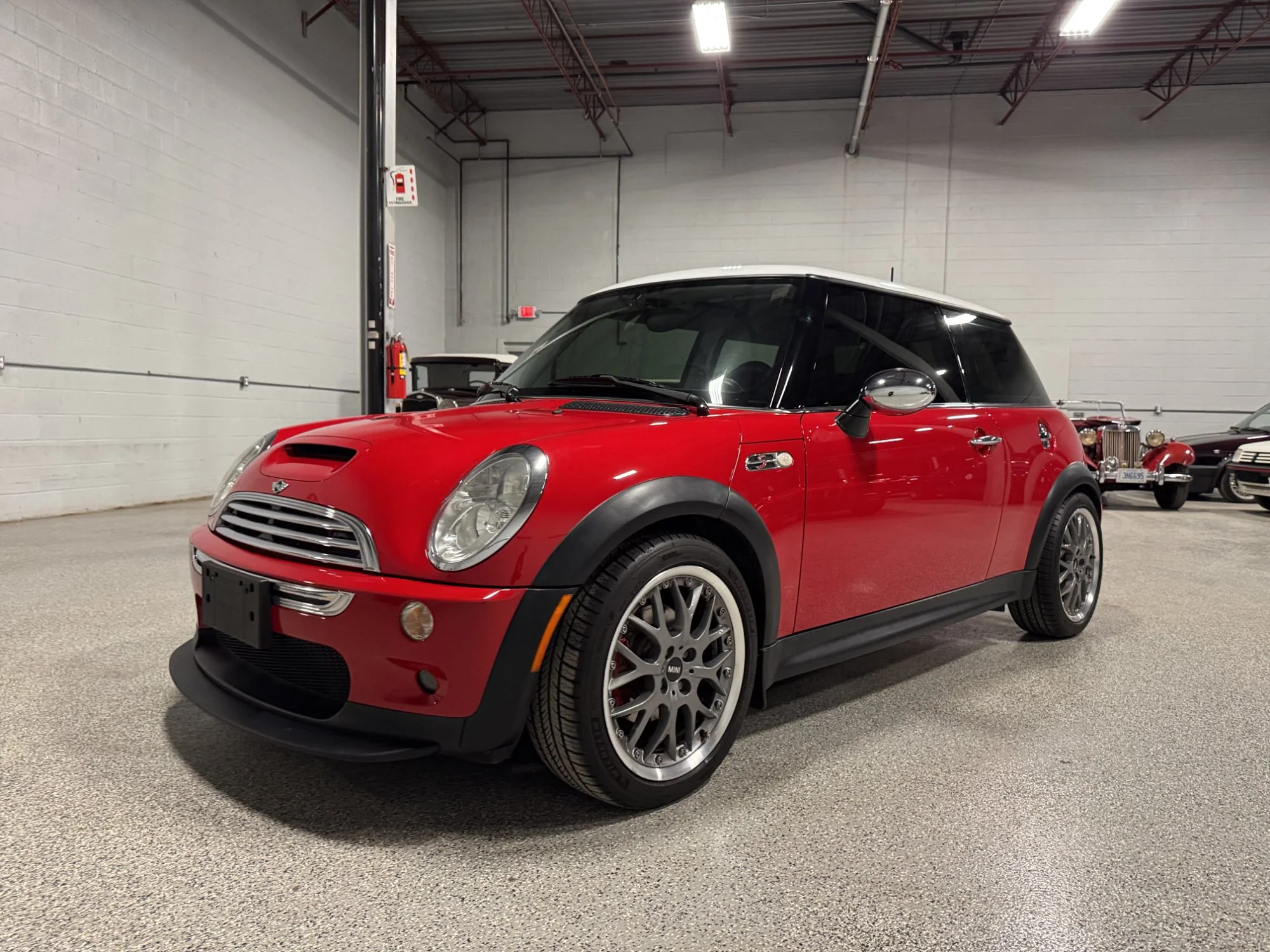 2004 Mini Cooper S - Front Left.jpg