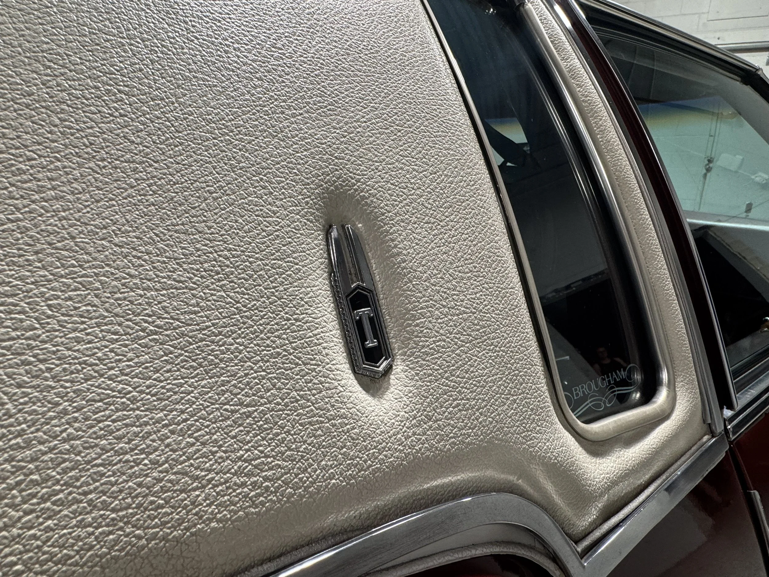 1976 Old Toronado Olds Emblem.jpeg