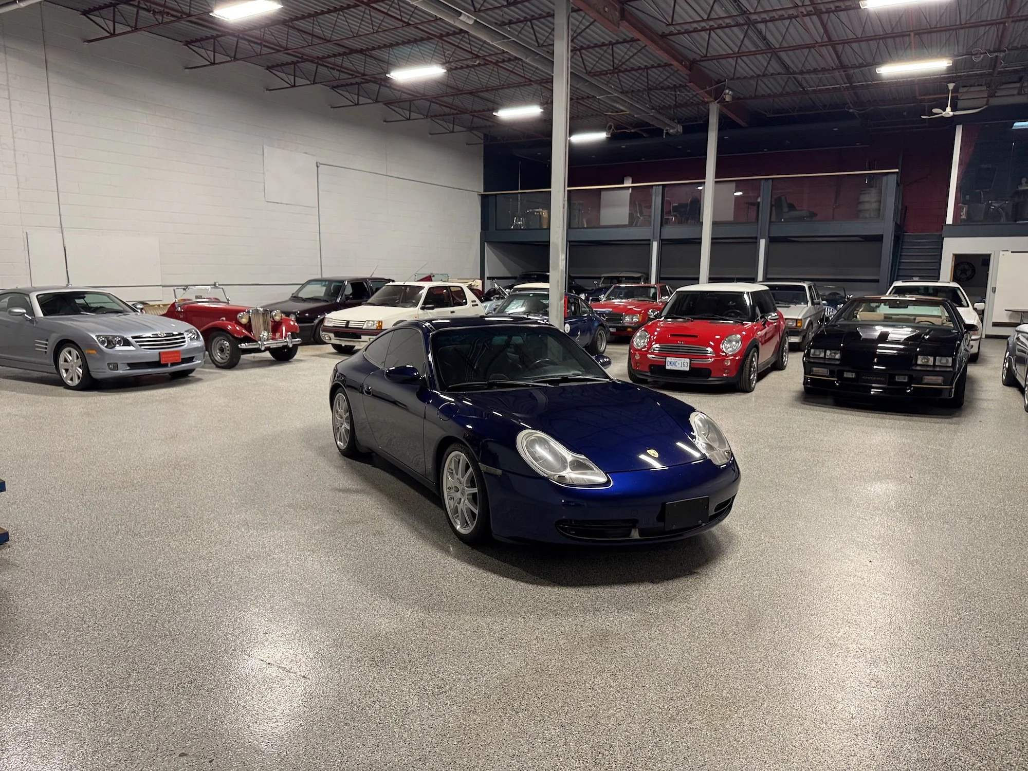 2001_Porsche_966_Carrera_Wide.jpg