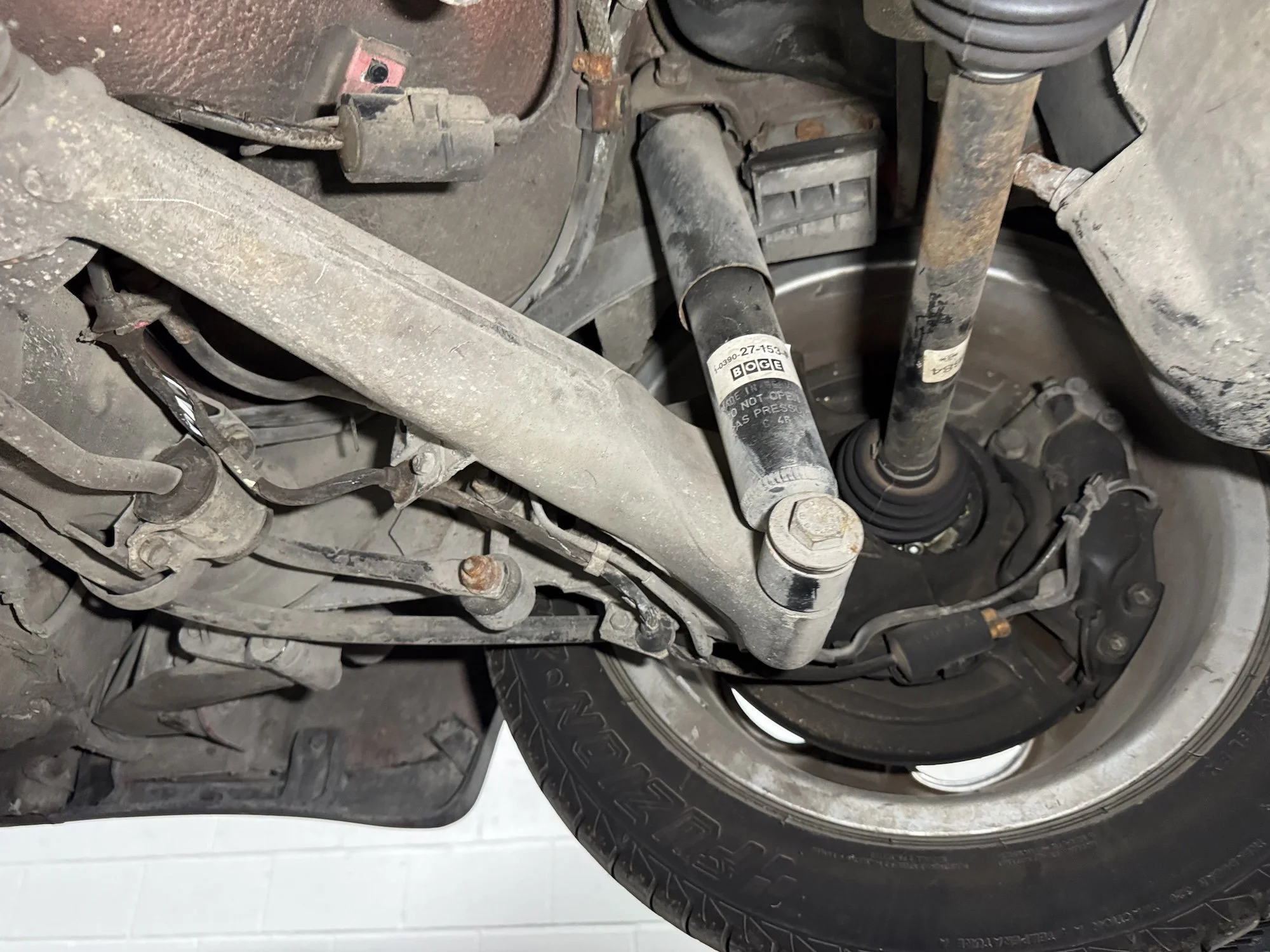 1987 Porsche 944 Turbo Under 3.jpeg