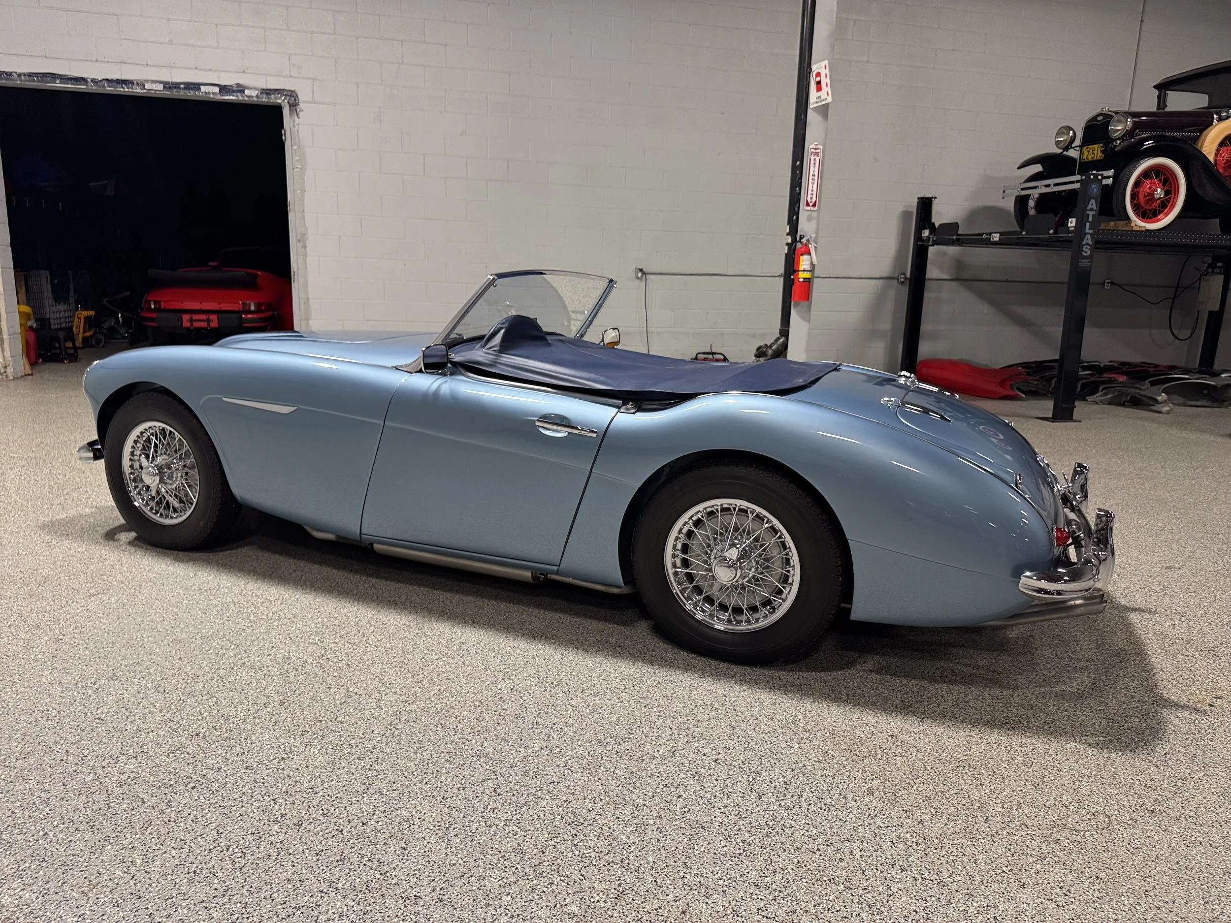 1960 Austin Healey 3000 Left Rear.jpeg