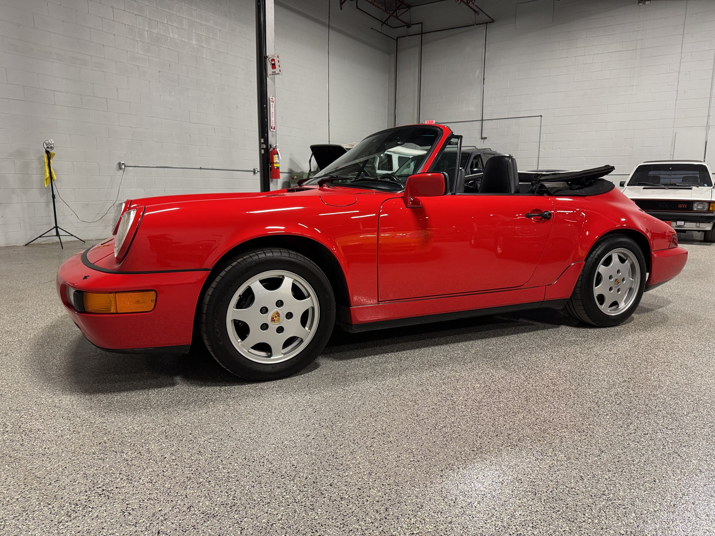 1990_Porsche_911_Carrera_Left.jpeg