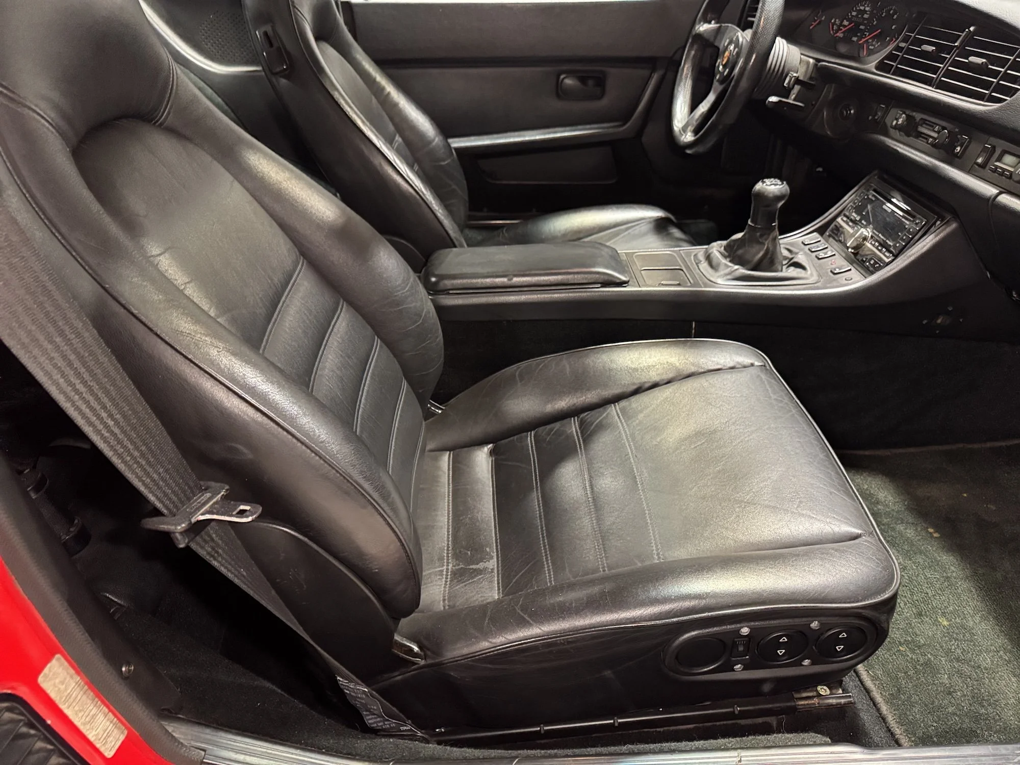 1987 Porsche 944 Turbo Pass.jpeg