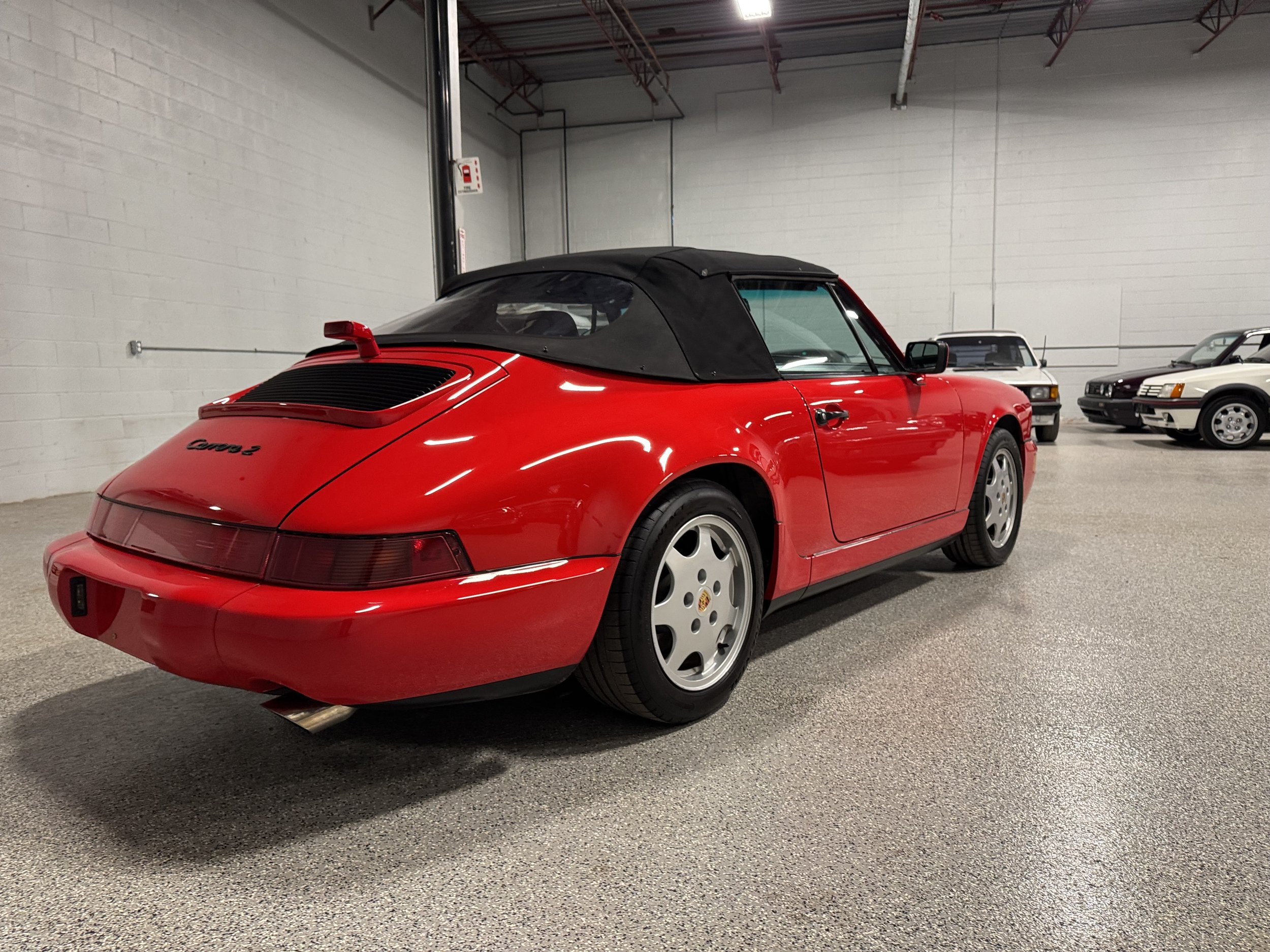 1990_Porsche_911_Carrera_Top_Rear_R.jpeg