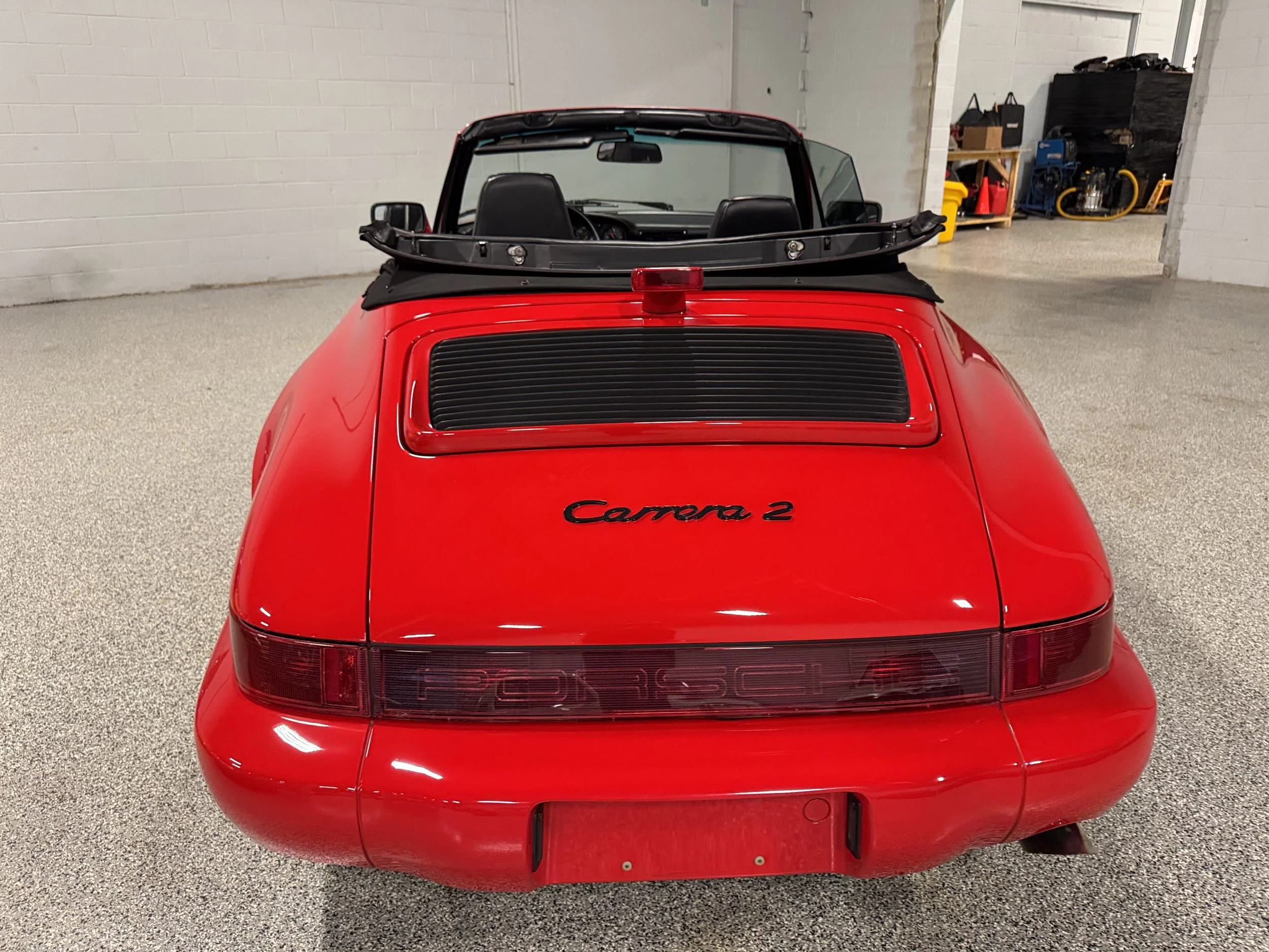 1990_Porsche_911_Carrera_Rear_high.jpeg