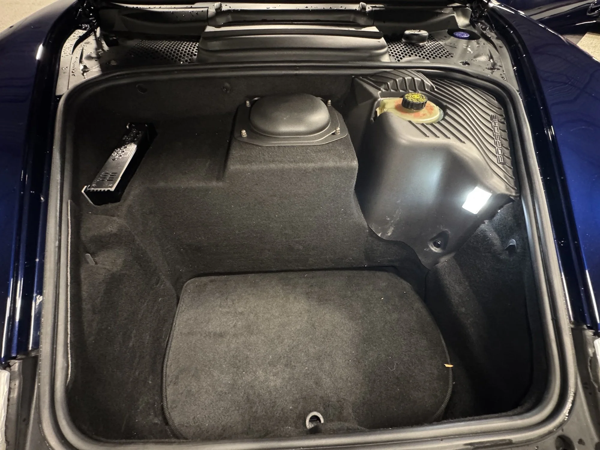 2001_Porsche_966_Carrera_Frunk.jpg