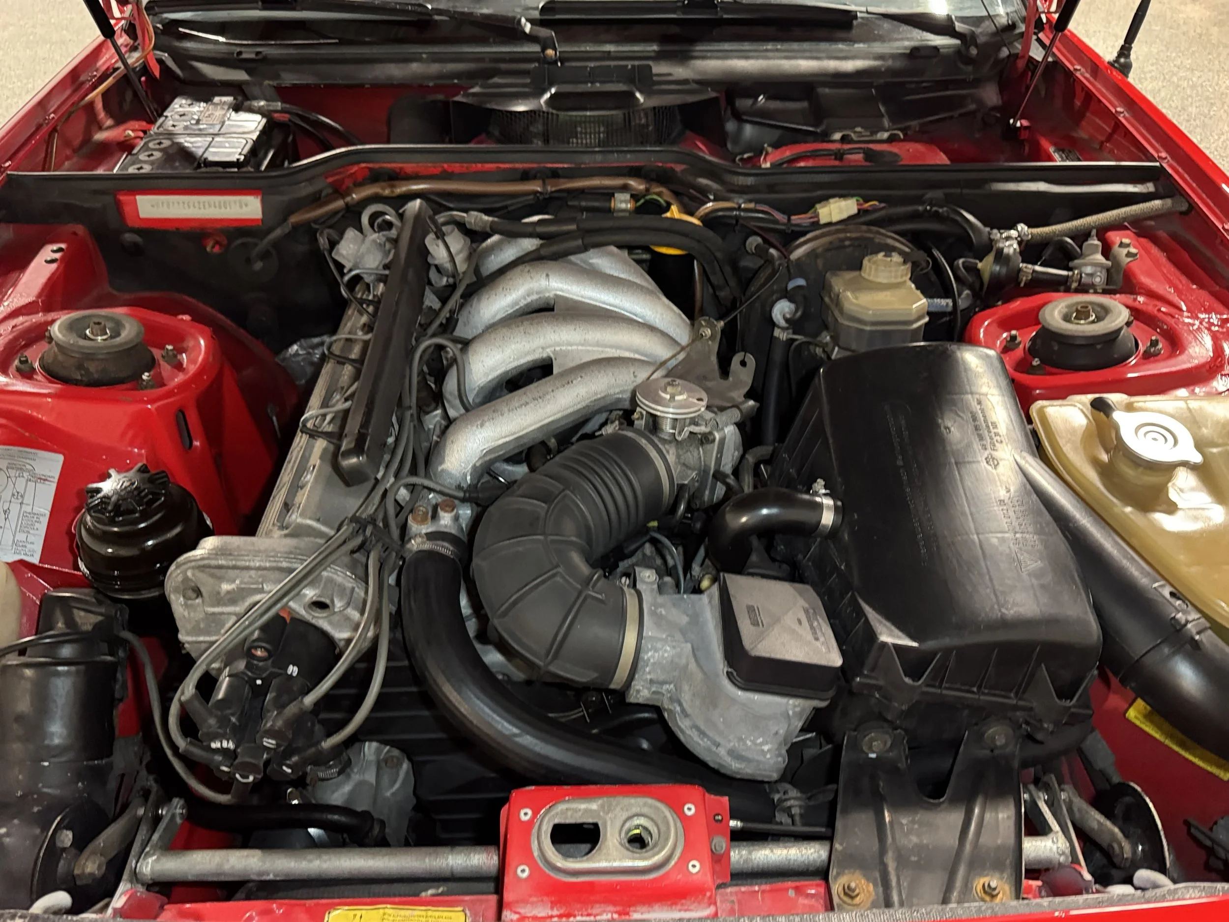 1984-Porsche_944_Engine.jpeg