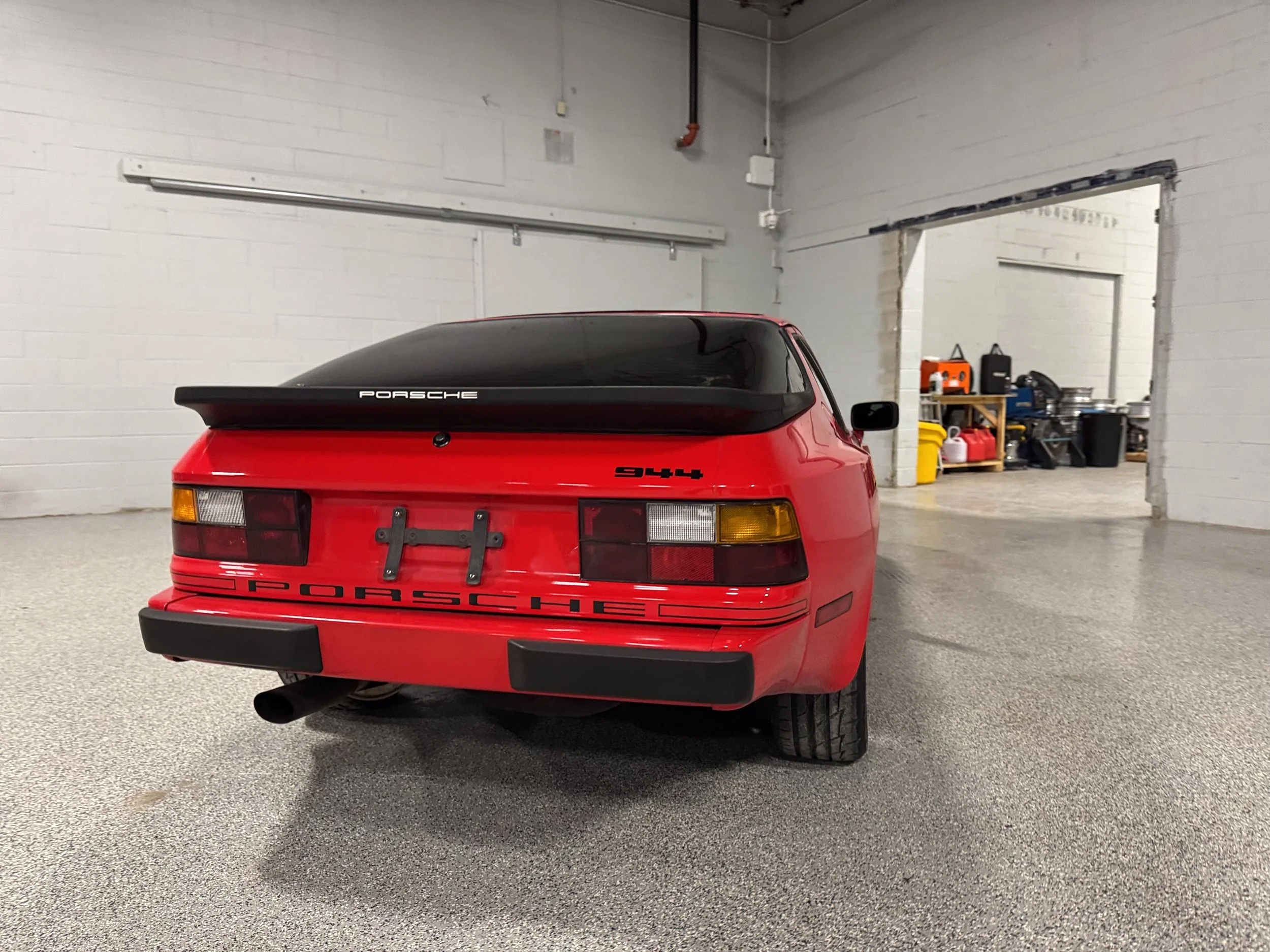 1984_Porsche_944_Rear_Right.jpeg