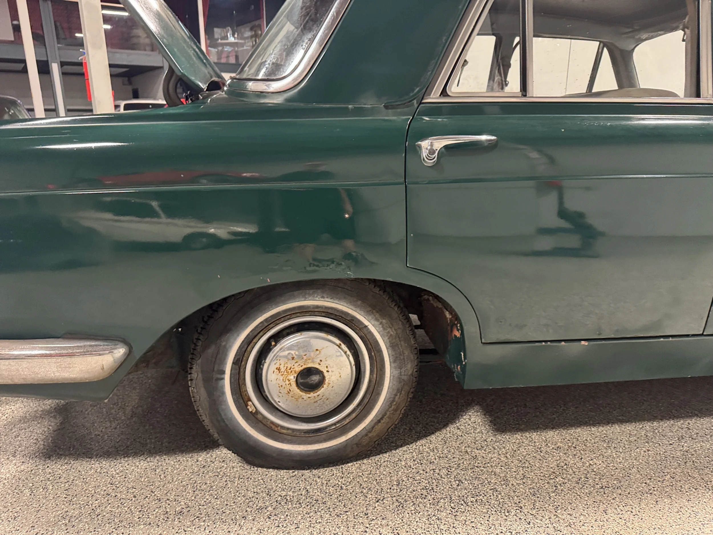 1967 Vanden Plas Rolls Rear Right Wheel.jpeg
