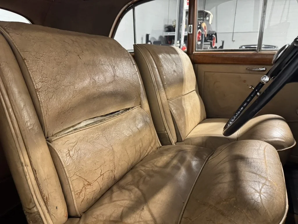 1947_Bentley_VP_SeatsFront.jpeg