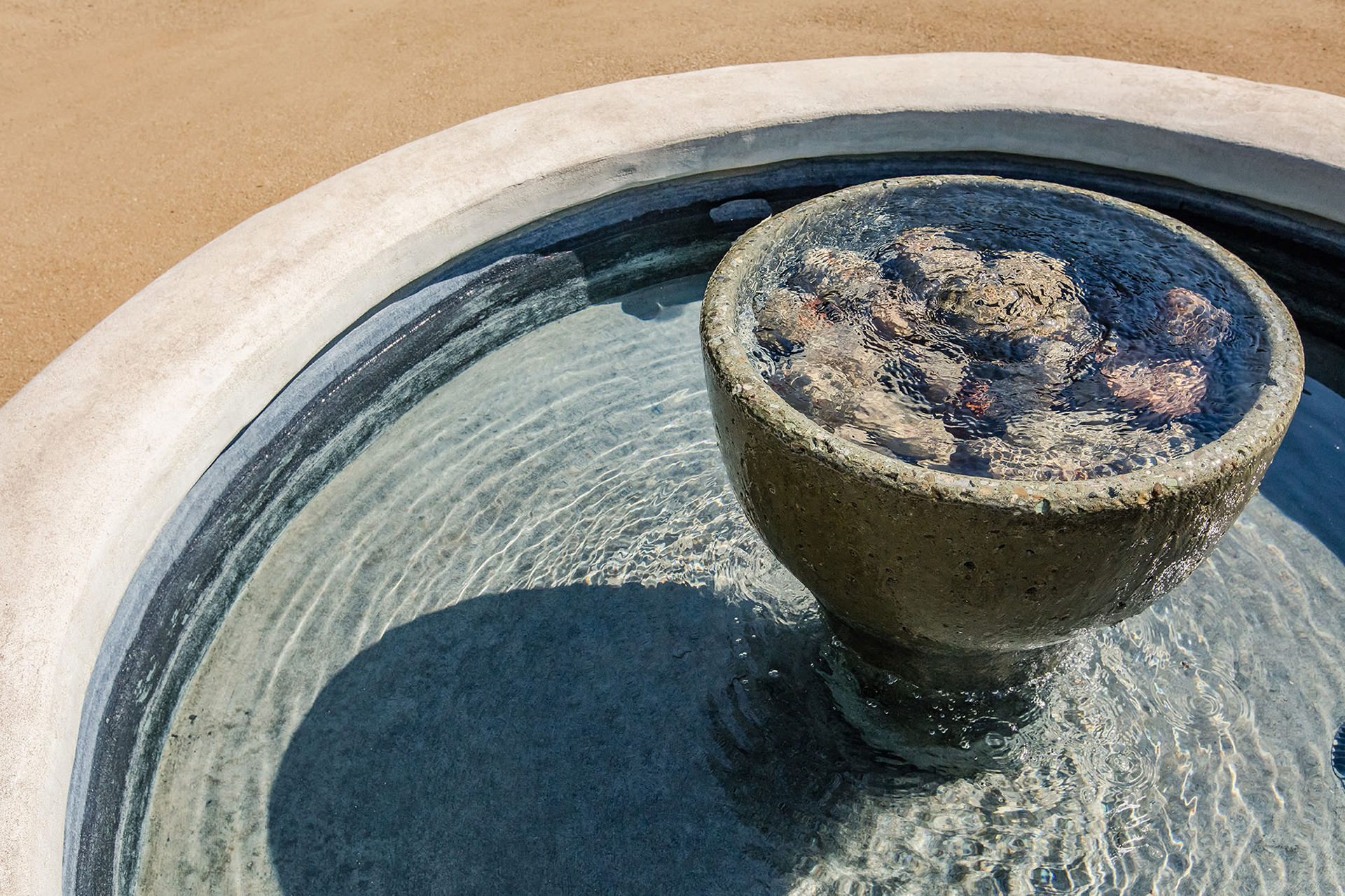 Rivan Rock-fountain_tight.png