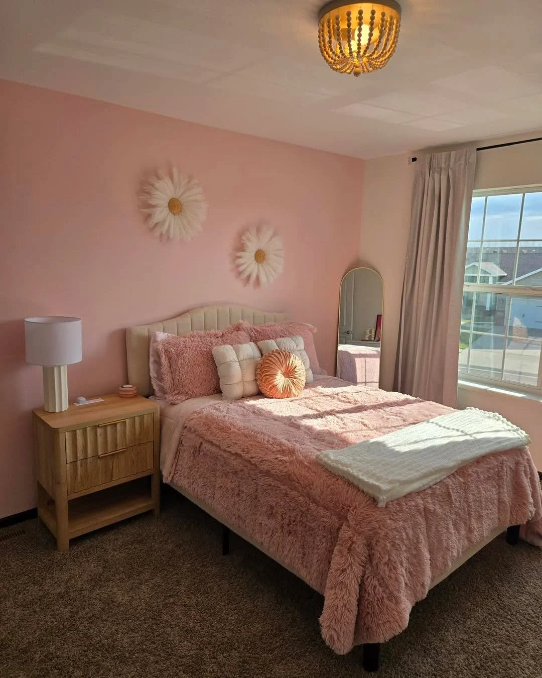 🎉 This week we had a VIP customer celebrate a milestone birthday so like any good millennial parents we elected to give her an experience gift versus traditional! 

Out with the old &ldquo;baby&rdquo; room and in with a new modern, chic girl room th