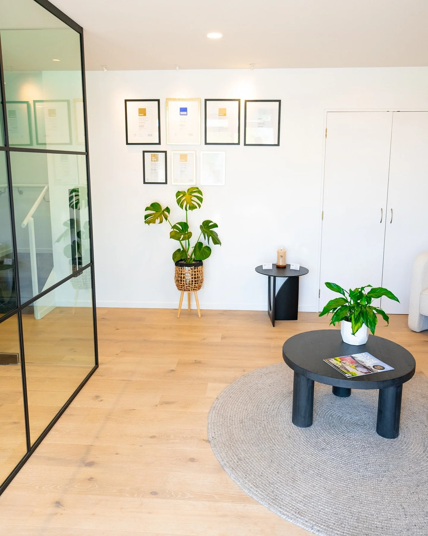 Some stills of the MHC office space. 💫

Simple, neutral, inviting. 
A calm vibe; perfect for busy schedules.