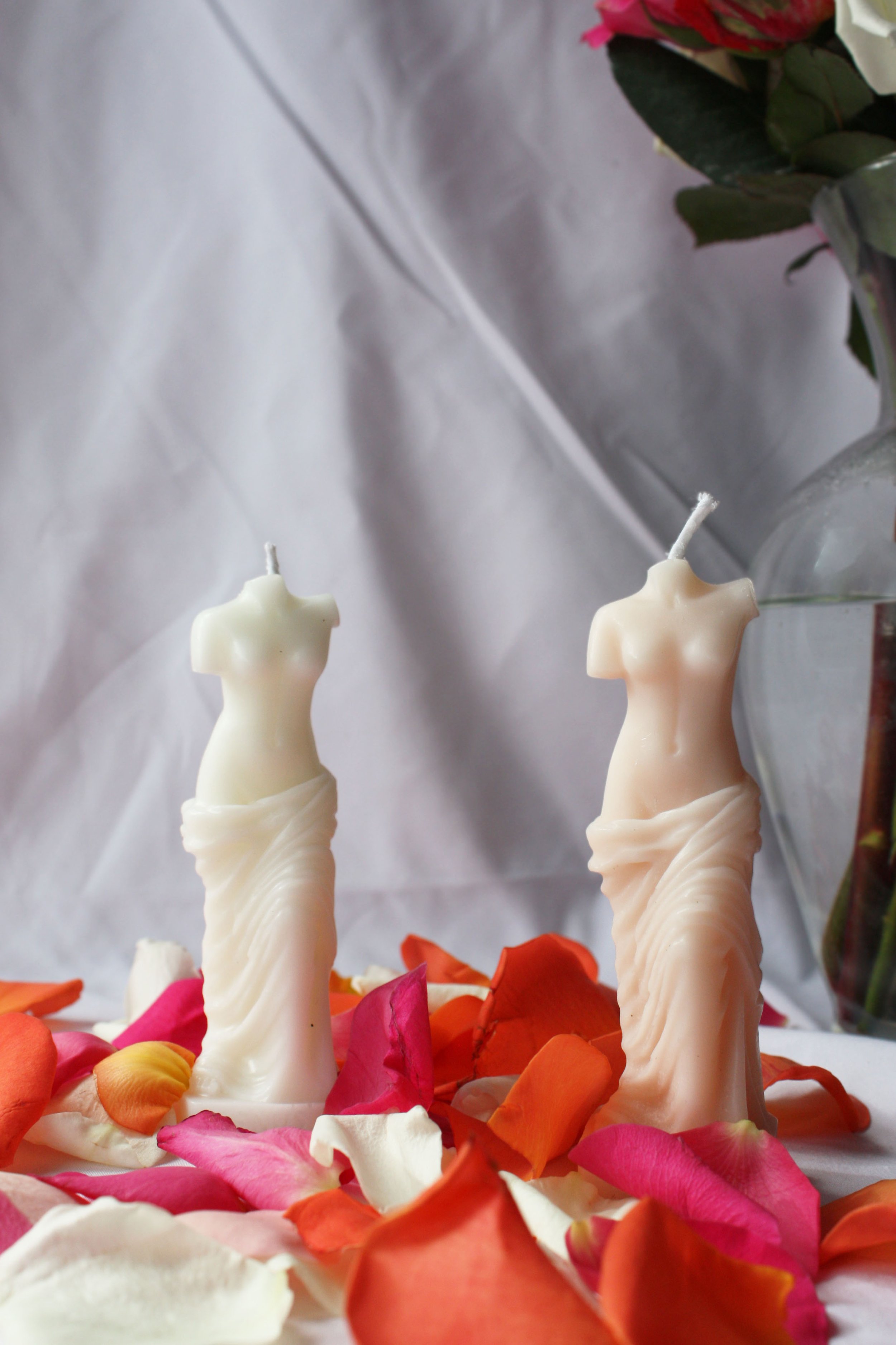 romancandlespetals.jpg