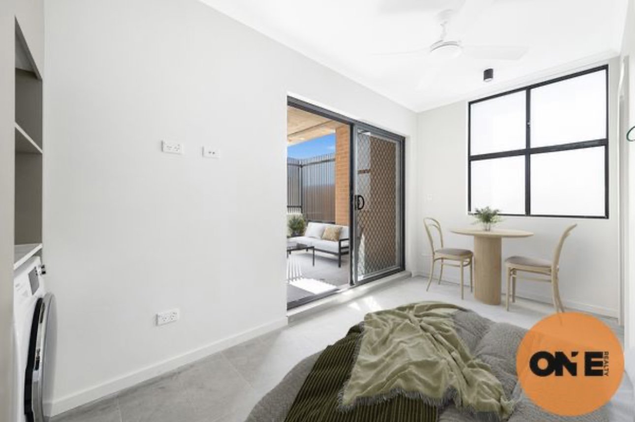 78 Frances St Lidcombe
This two-storey building in Lidcombe, boasting 26 studios, presents an ideal housing solution for students or married couples seeking comfortable living arrangements.