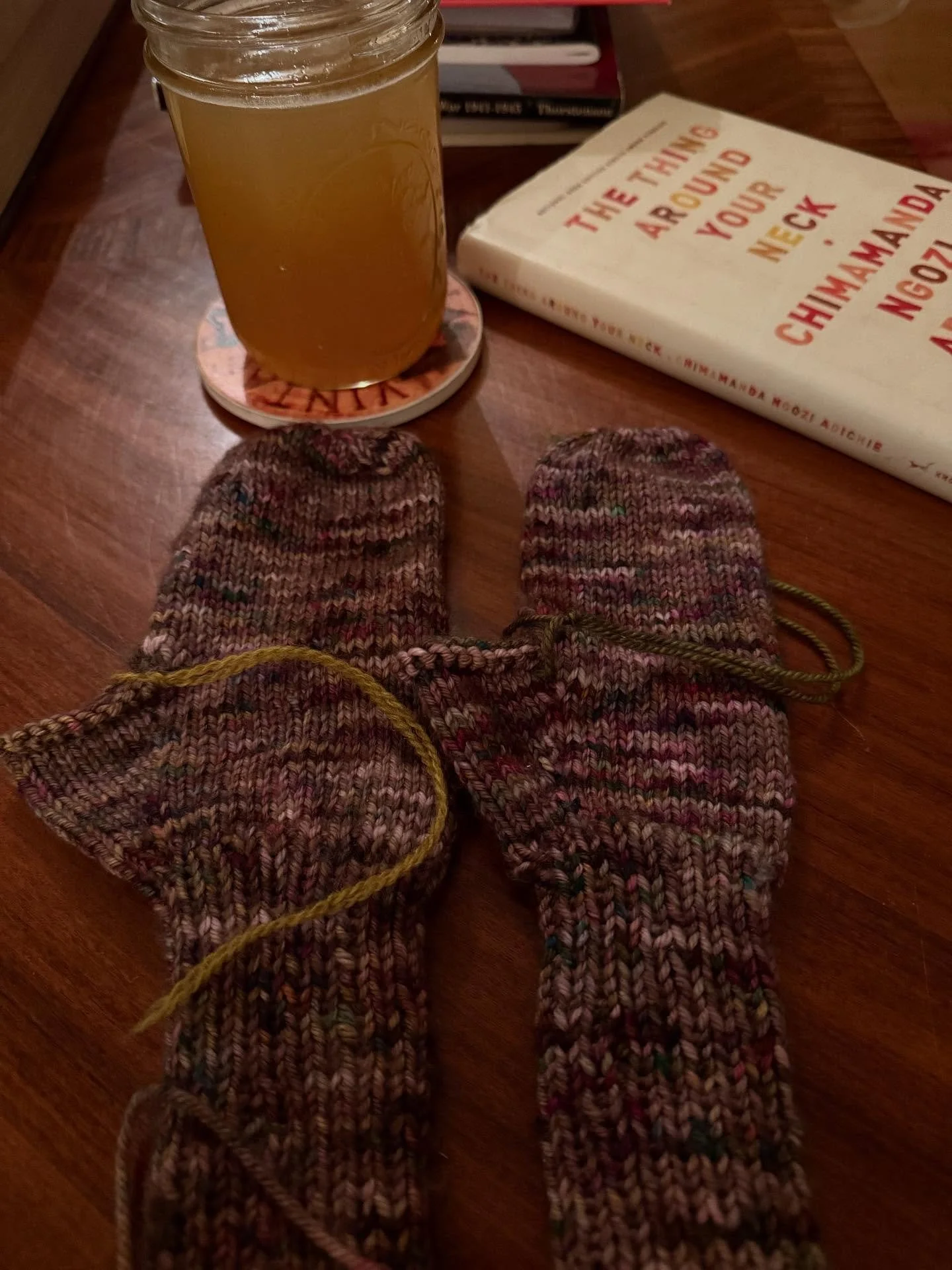 Oh my mittens - knitted siblings and not twins 😂 Working on number three and four till we have ourselves all worked out! #knitting #mittens #simplemittens #rubyandrosesyarn #willow #fiberarts #warmhandsclub