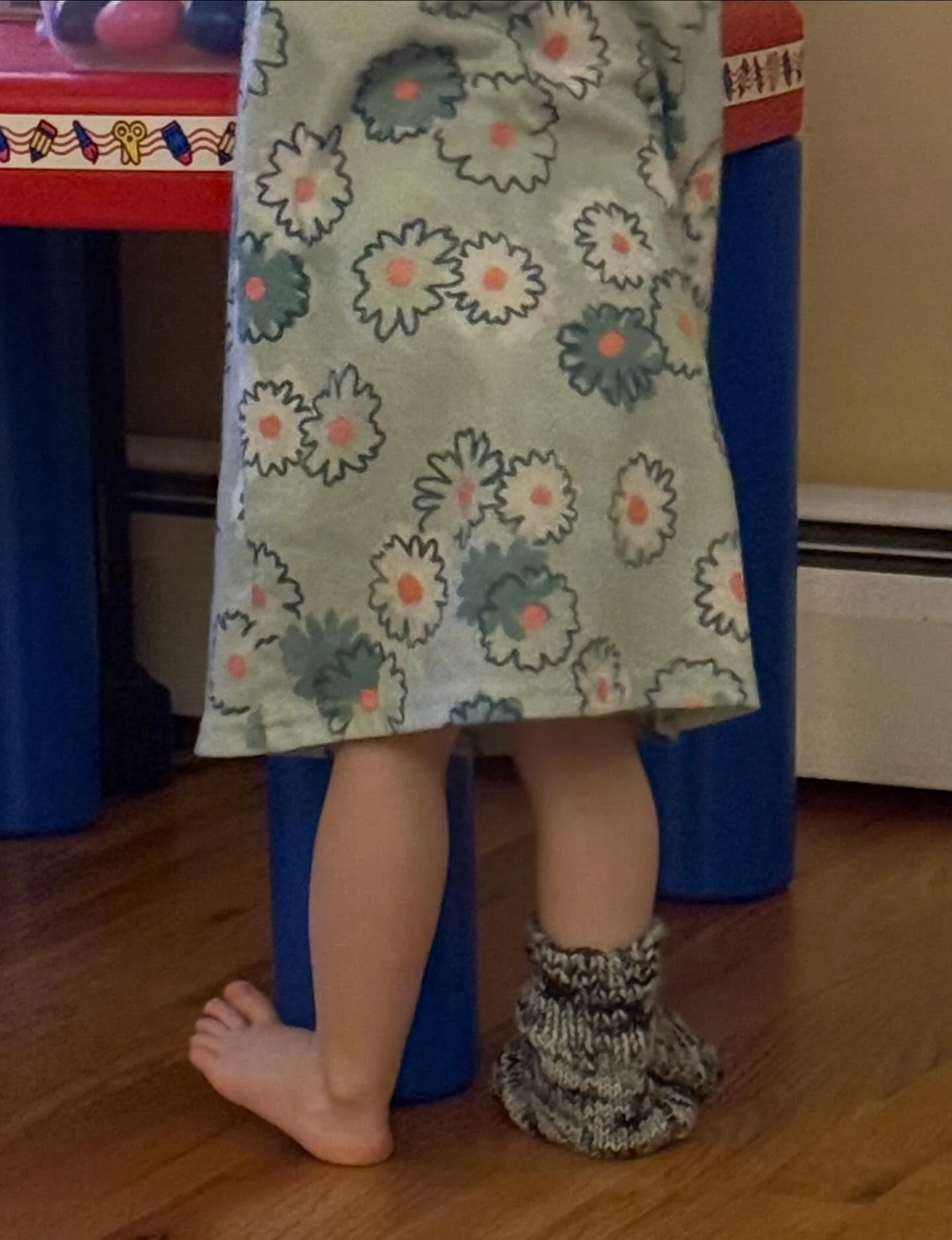 Tiny stitches, big love, and the best kind of approval❤️🧦🧶 #knitting #knittingsocks #neighborhoodfibercompany #greatneice #easypeasysock