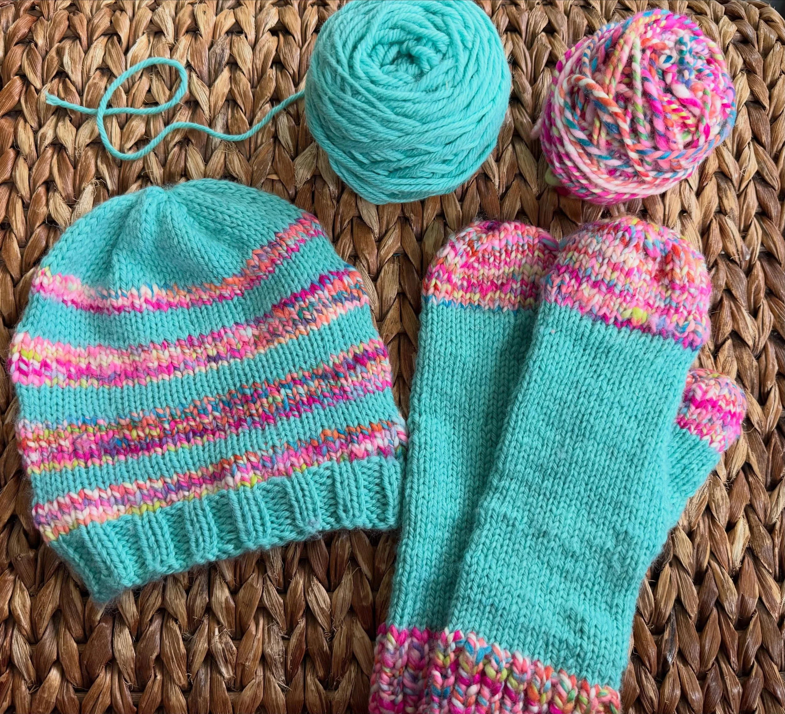 Winter may be cold and dreary, but this bold, bright knit set understood the assignment: bring the warmth, bring the joy, and refuse to blend in. #knitting #knittedhat #simplemittens #purlsoho #manosdeluruguay