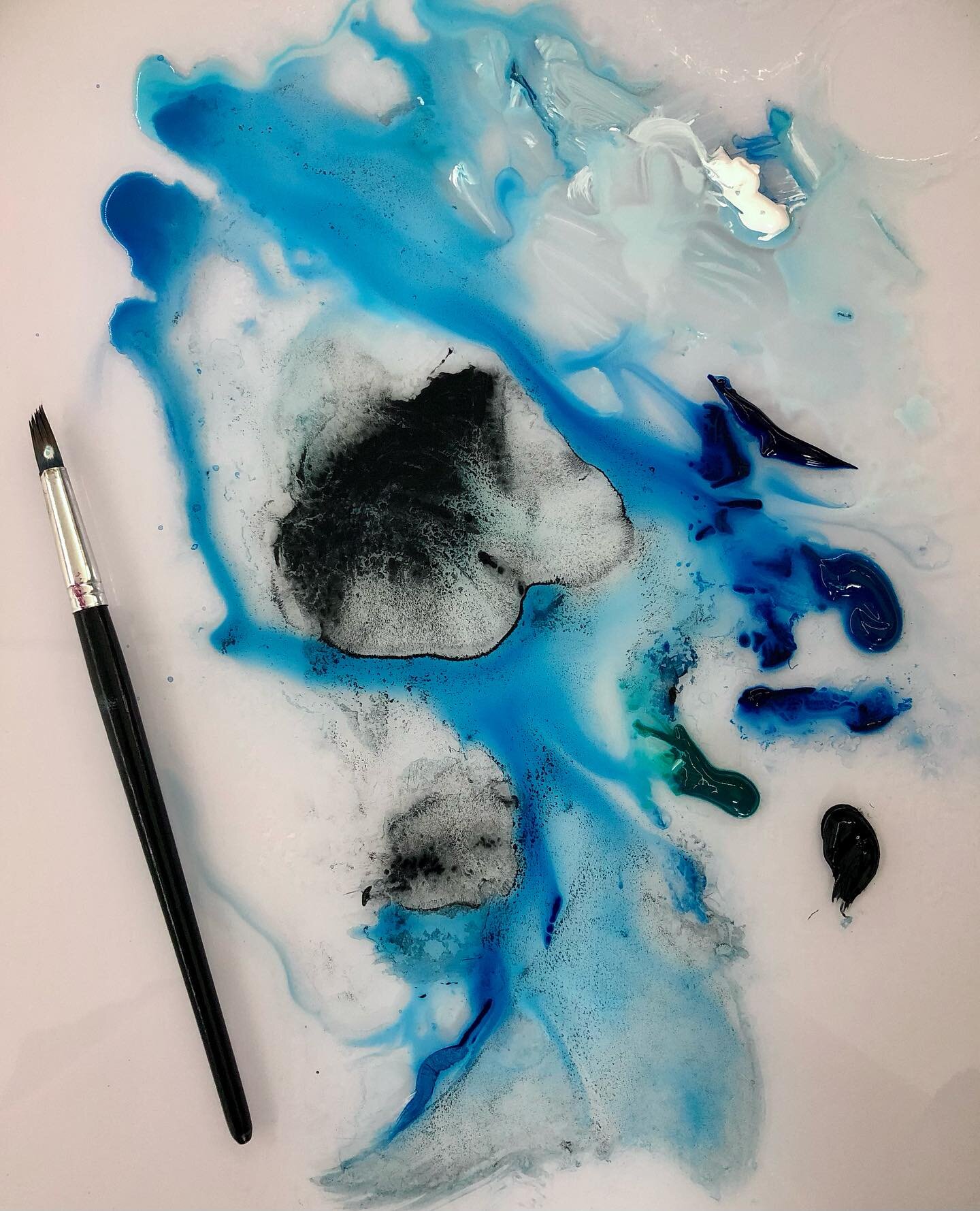 🖌️Painting water ft. water! A close up of the palette. Stay tuned for the painting reveal. #acrylicpainting