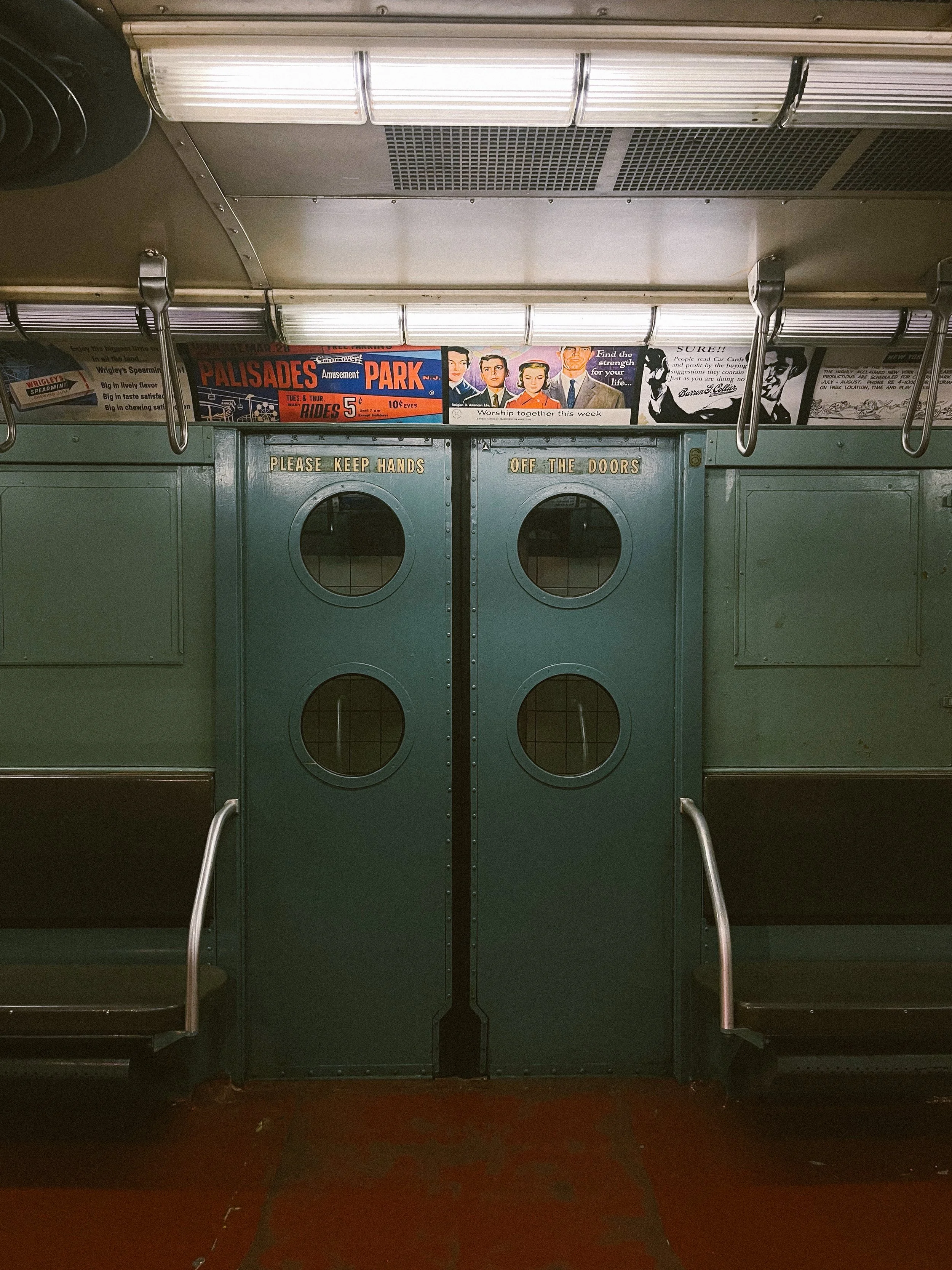 05_NYC_Phone_2023-12.jpg