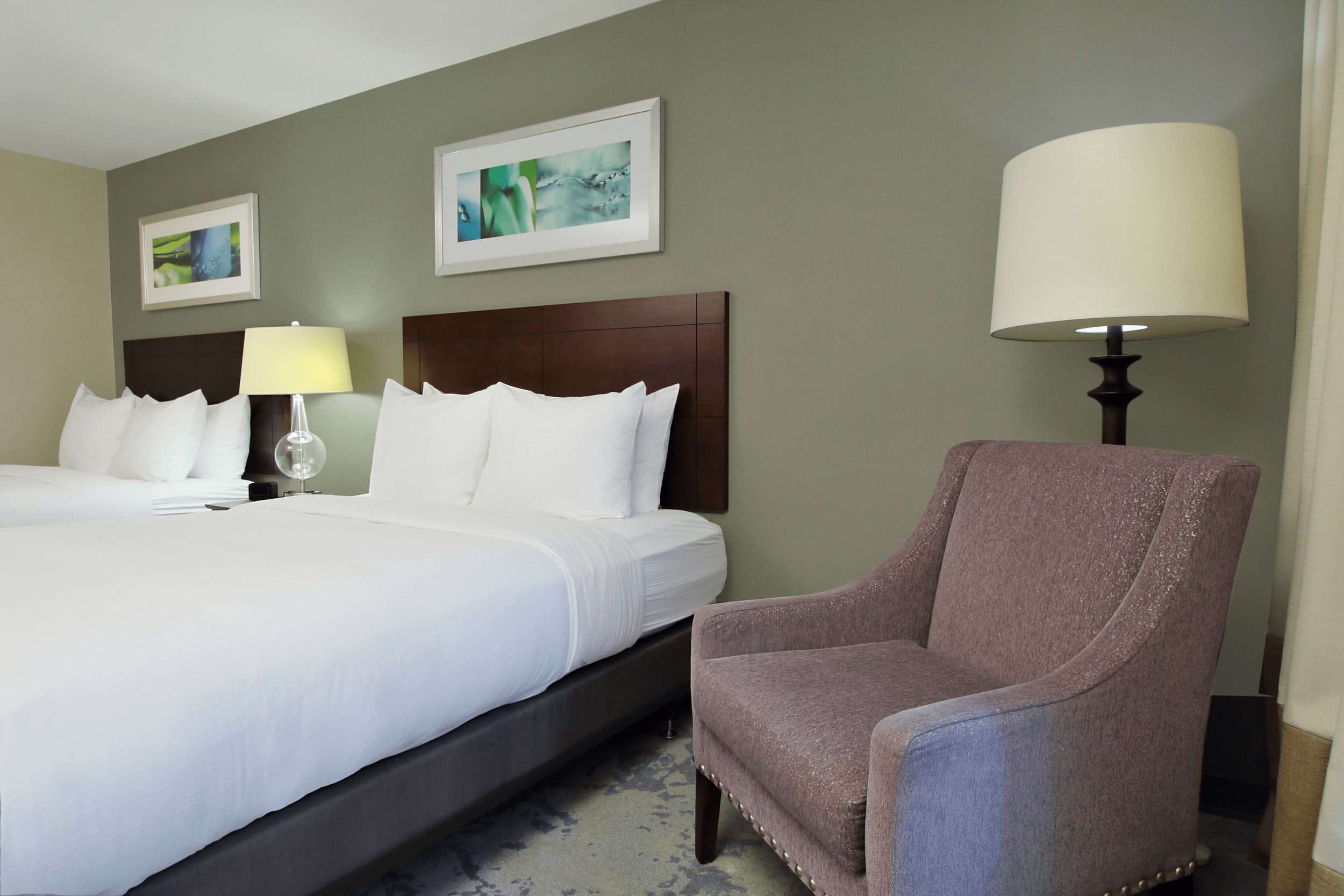 QueenQueen Room 2-min.png