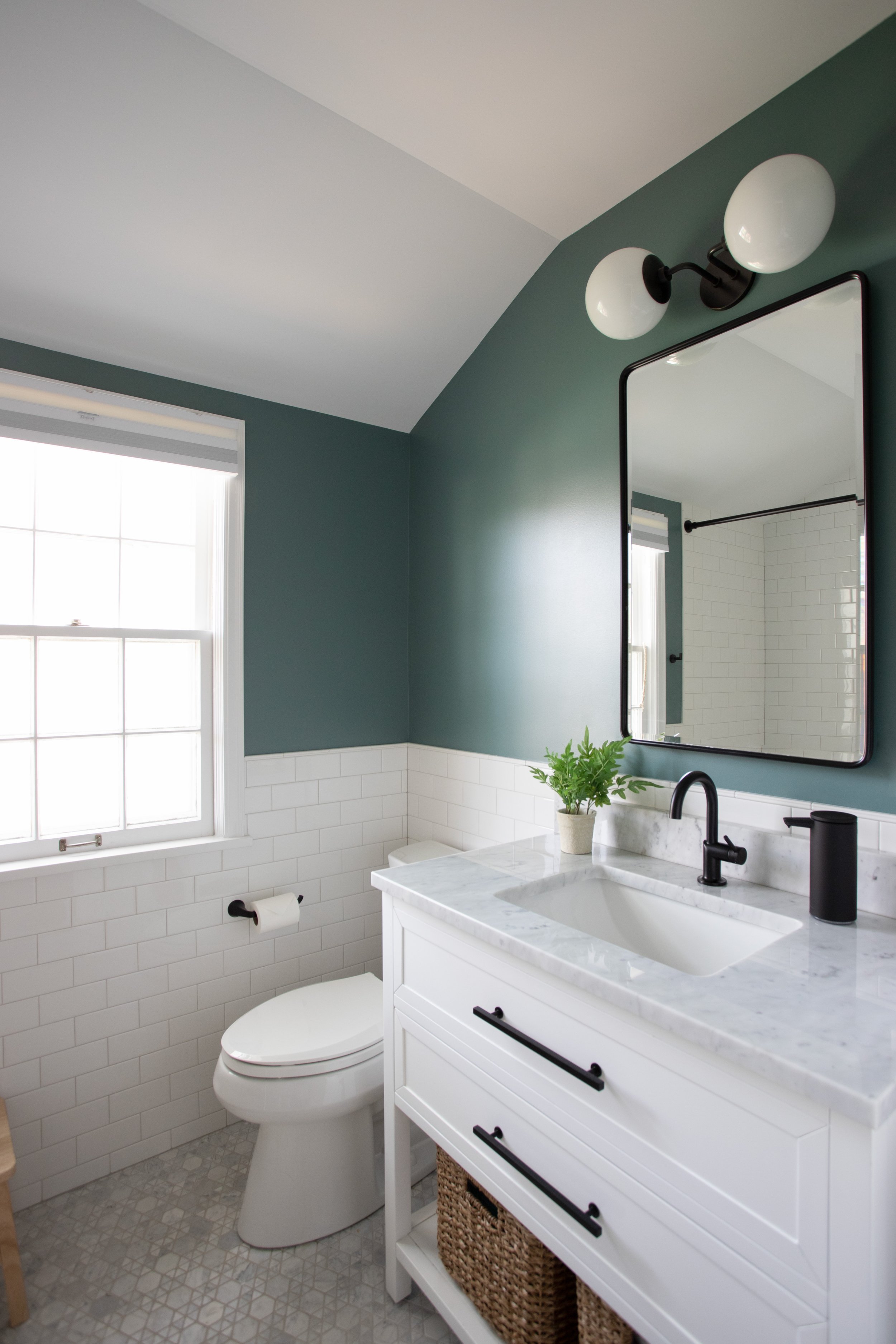Splash of Marble Bath