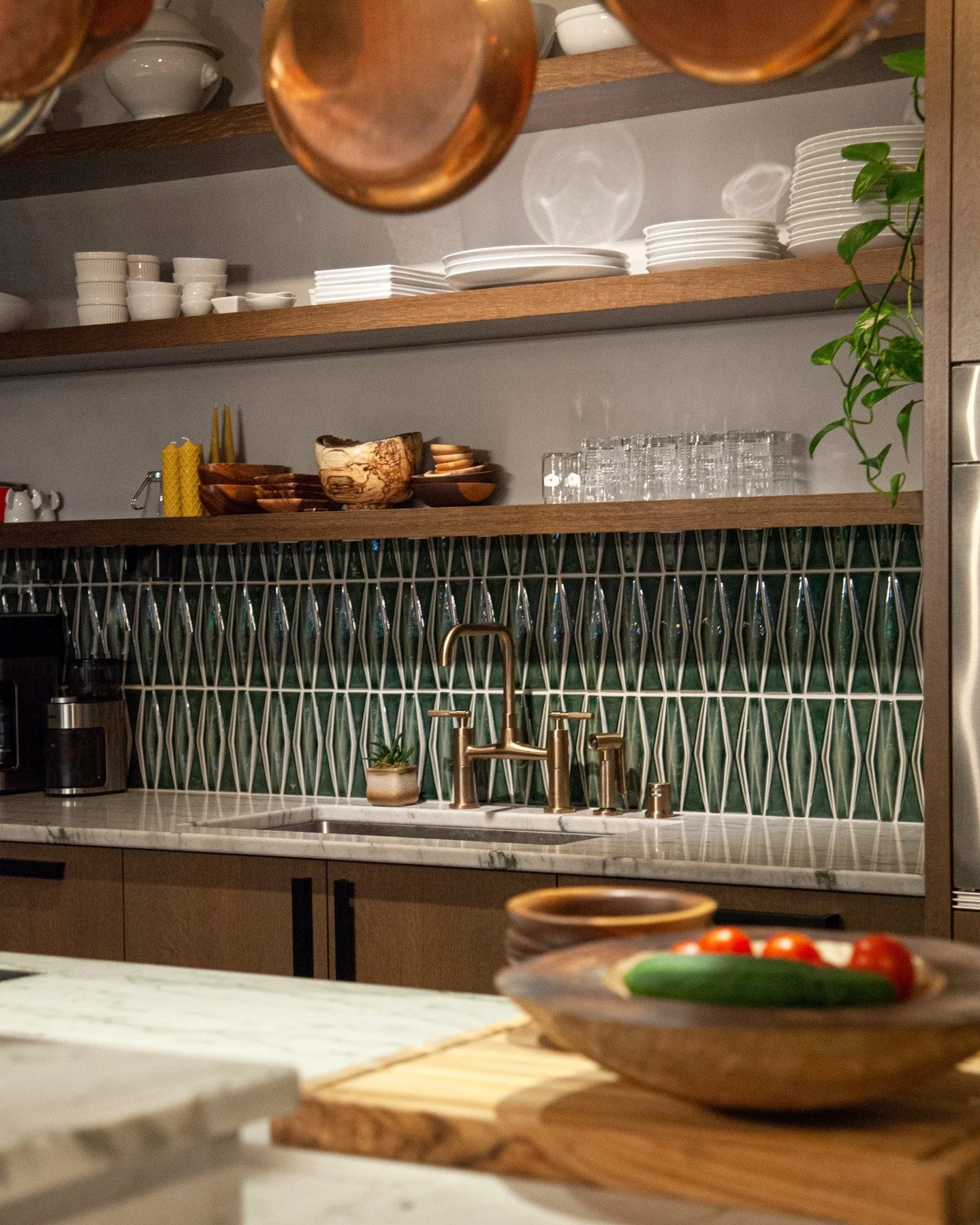 Forever crushing on our downtown eclectic condo! This dimensional wall tile melts my heart every time. 

Built &amp; photographed by @trehusarchitects
