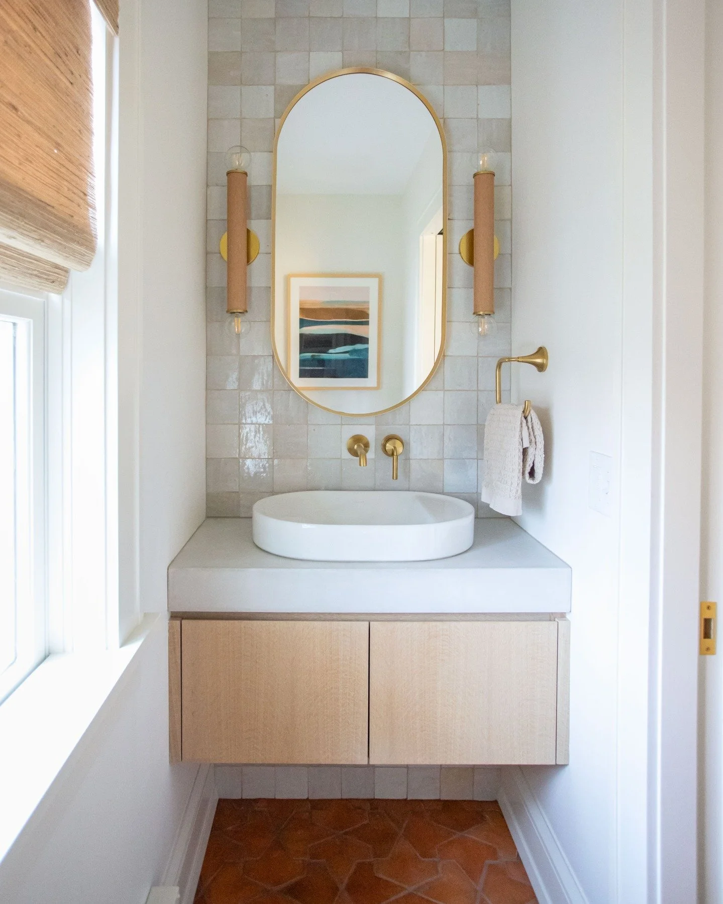 ​The sweetest little powder bath ever! Proof that terracotta makes everything better.

built &amp; photographed by @trehusarchitects 

#powderbath #interiordesign #terracotta #zellige