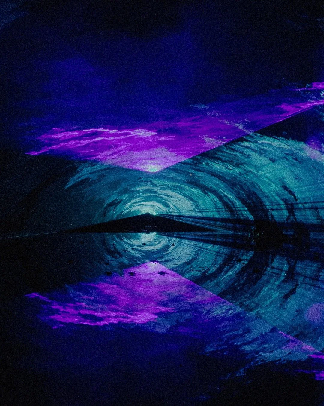 💦 'What’s On This Weekend at Kingfisher Bay Resort! 
Get ready for a weekend packed with island magic 👇
✨ Illumina Light Show – Adults 50% off, kids FREE! (Showing nightly)
🛶 Ranger-guided canoe paddles through the beautiful mangrove