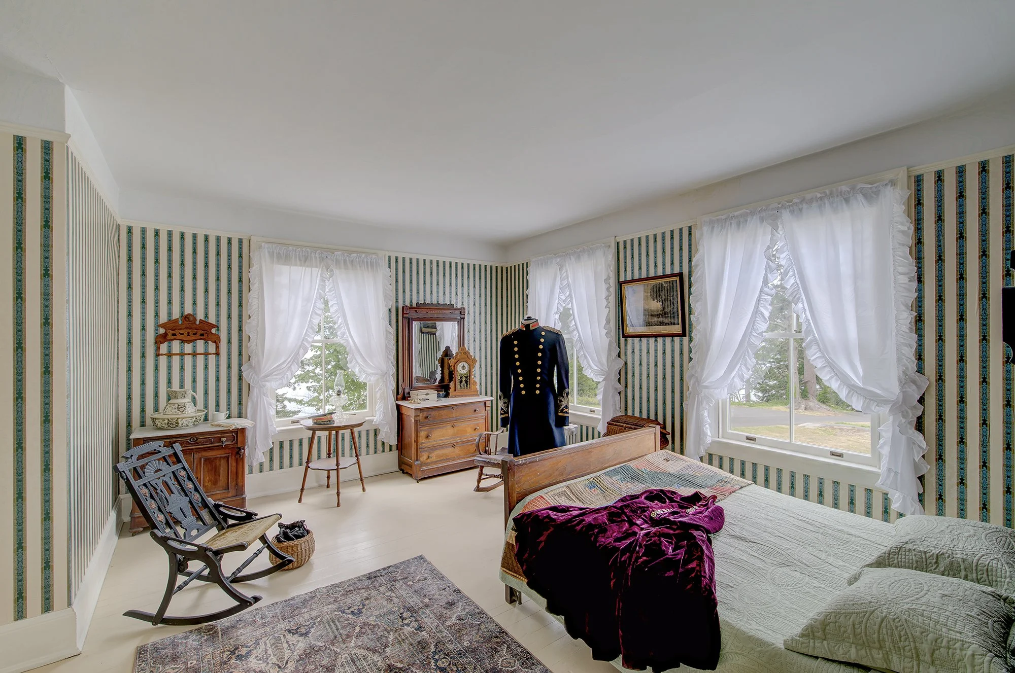 Commander's Quarters_21.jpg