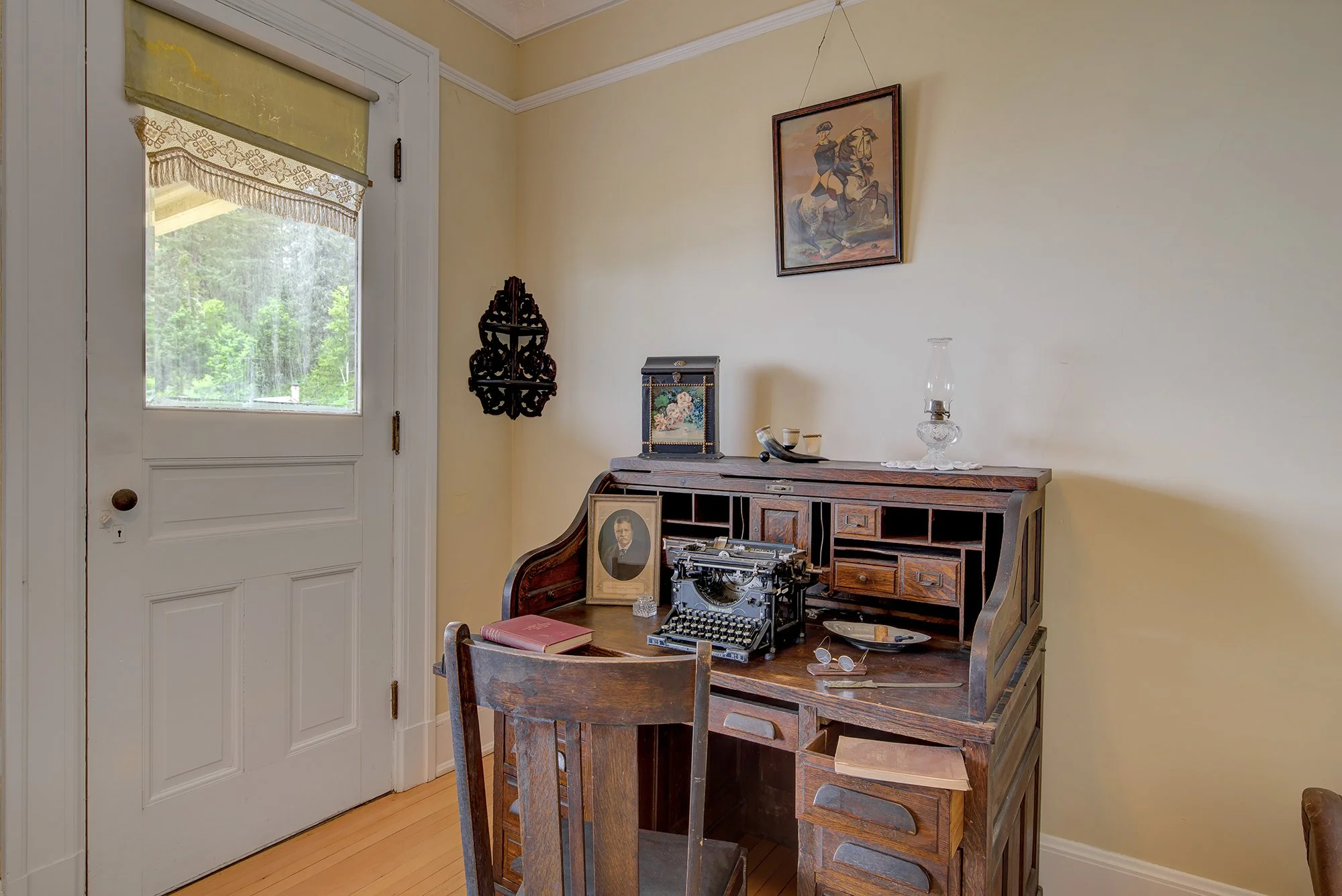 Commander's Quarters_13.jpg