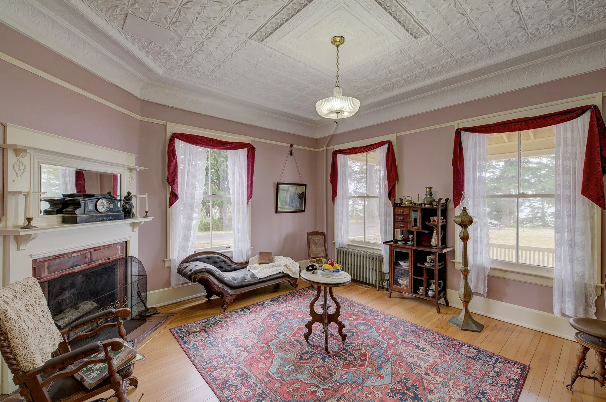 Commander's Quarters_5.jpg