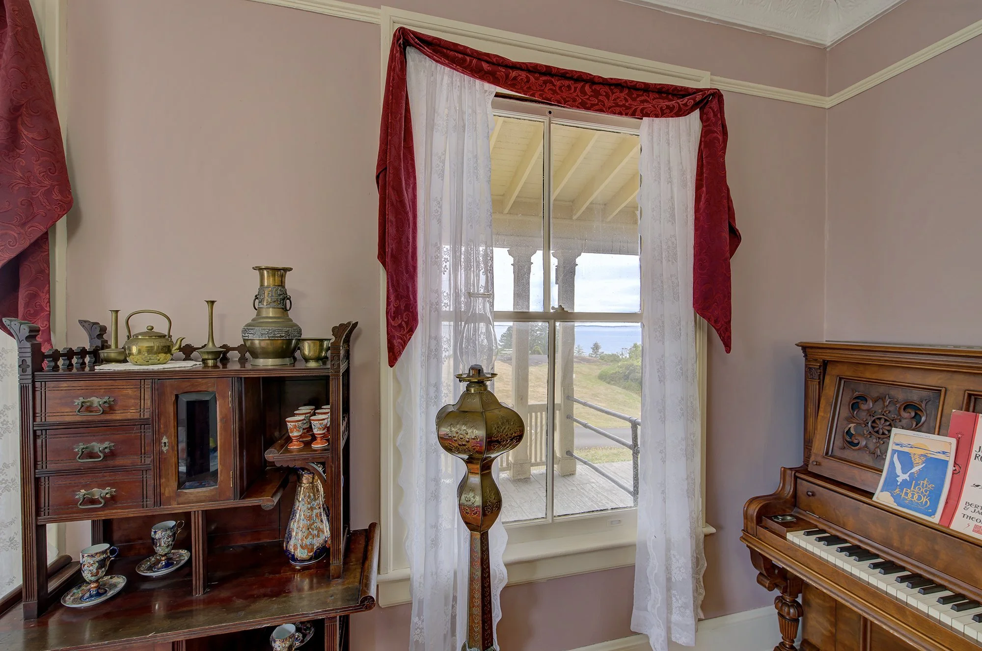 Commander's Quarters_10.jpg