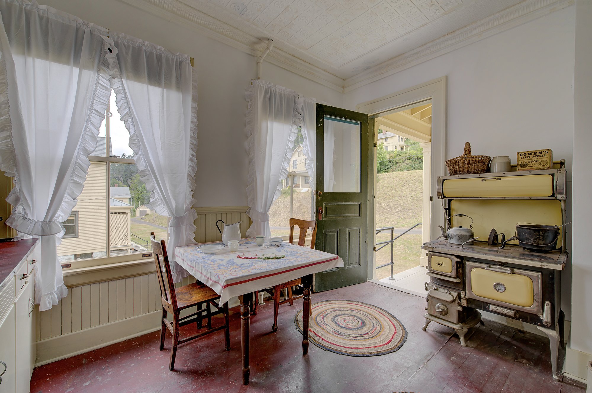 Commander's Quarters_15.jpg