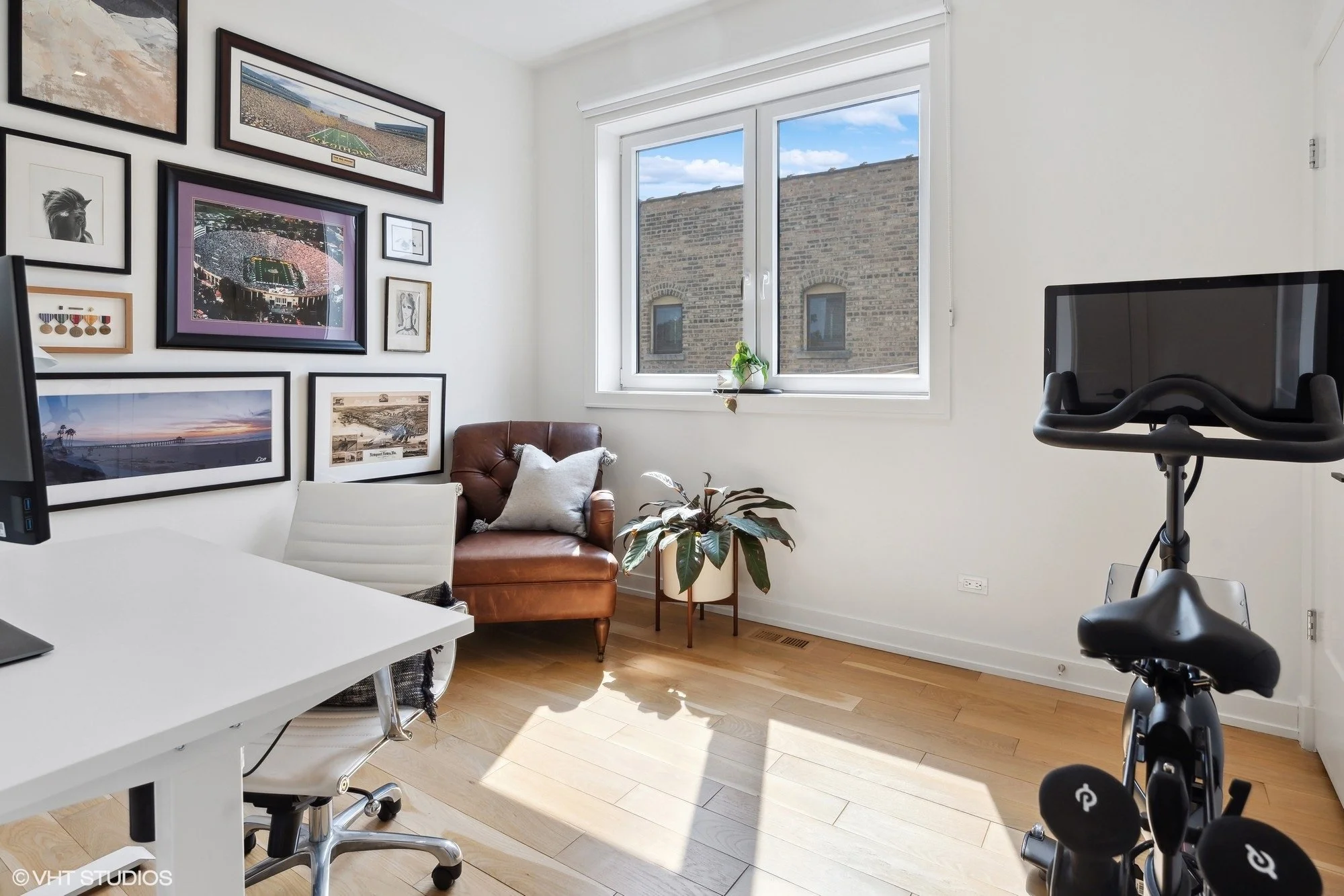 12_702WWellingtonAve2S_2021_MRED_2000x1333.jpg
