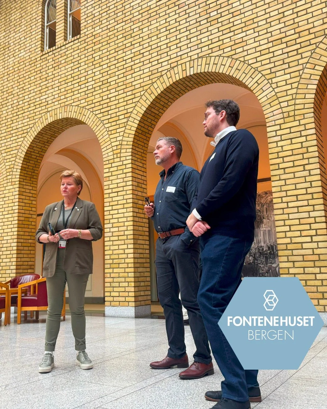 I forrige uke var vi så heldige å få besøke Stortinget, der vi fikk omvisning og hadde et informativt møte med Morten Edvardsen og Bjørn Nesse Hunderi fra @senterparti .
Vi er takknemlig for muligheten til &ari