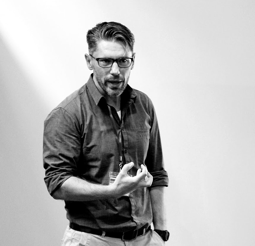 Dr Marcin Lewandowski