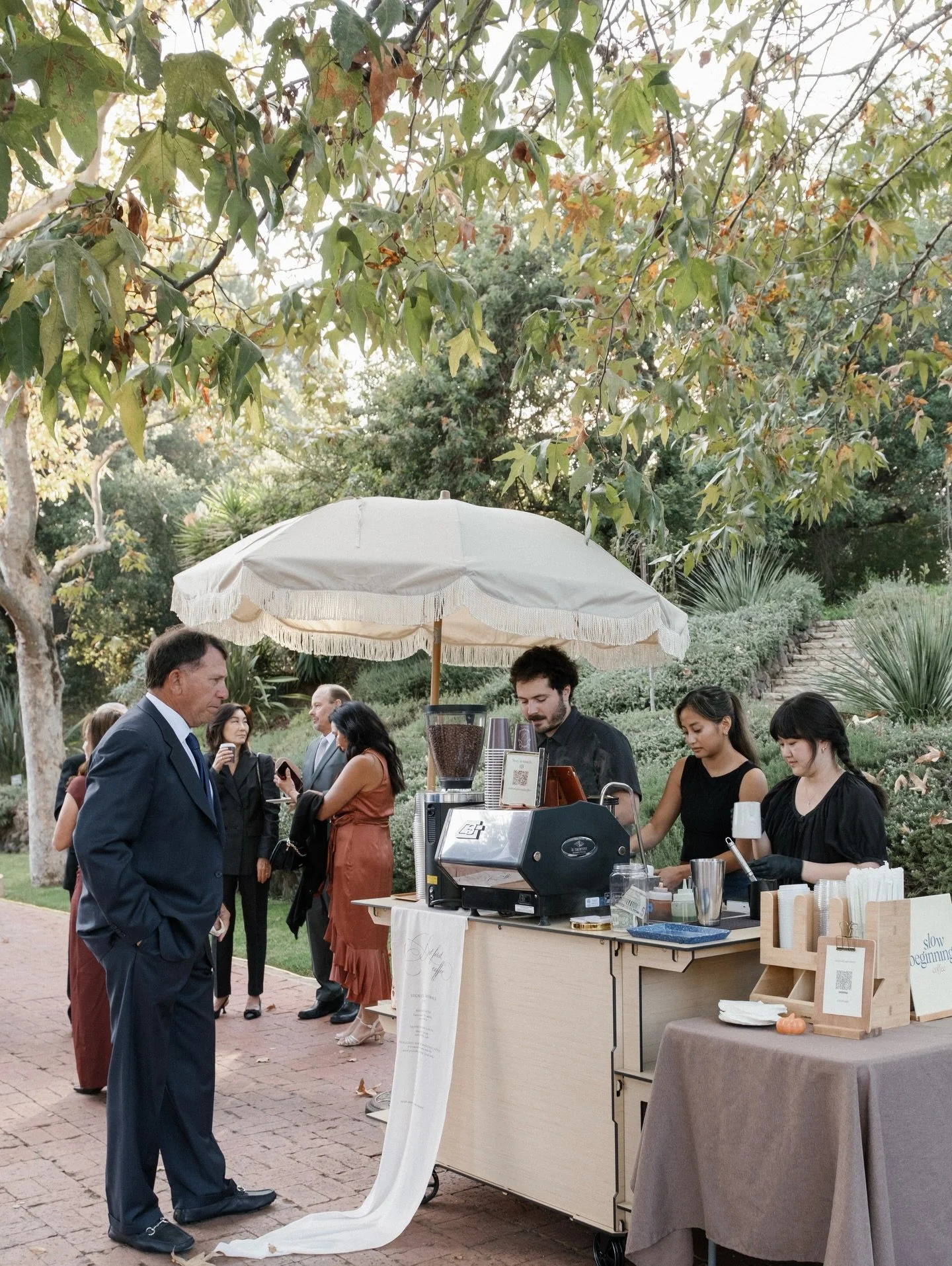 LA/OC specialty coffee cart for your wedding or event🌸 ✨ 
Photo by @mayiosotaluno 

#mobilecoffeecart #weddingcoffeecart #lacoffeecart #socalcoffeecart #coffeecatering