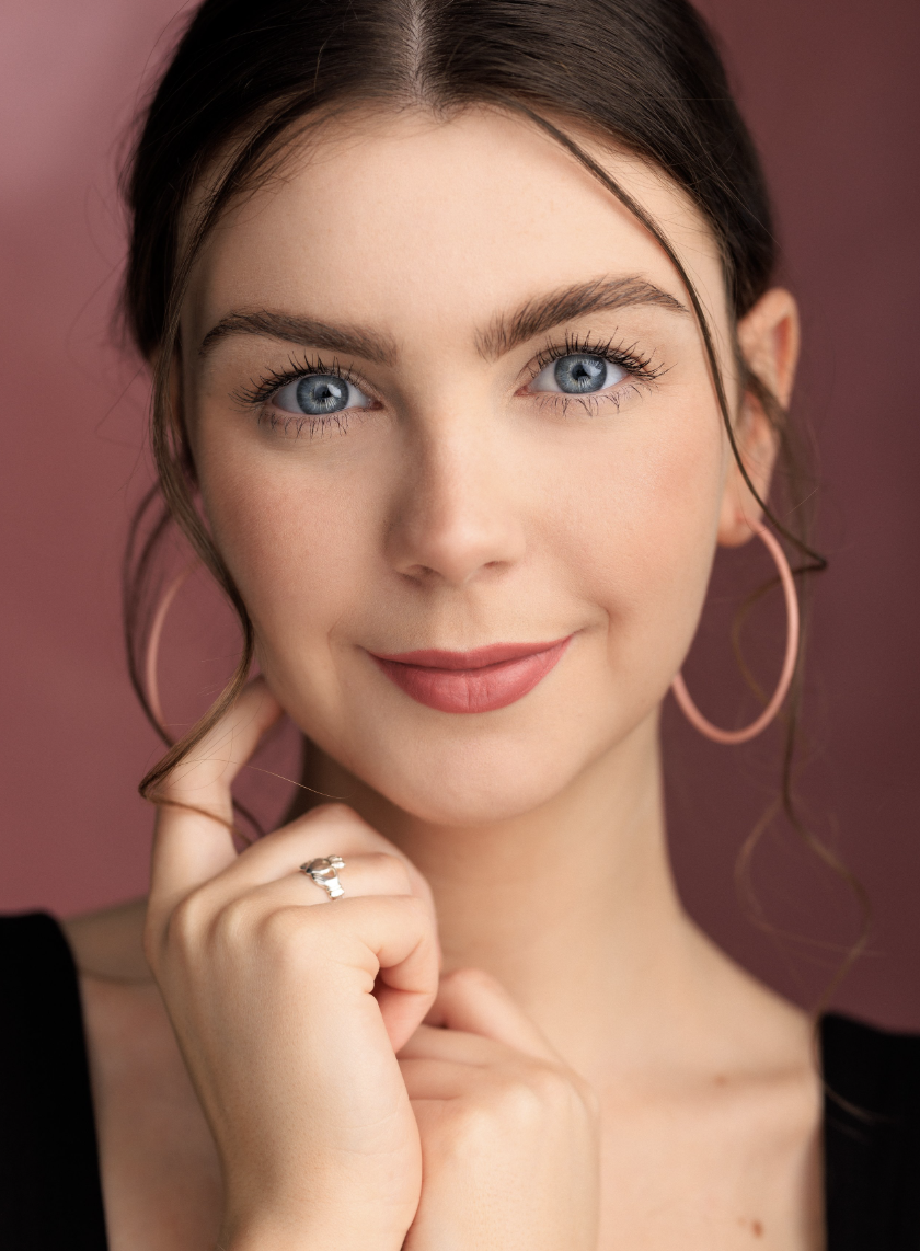 Dani Melnicukova / Actress
