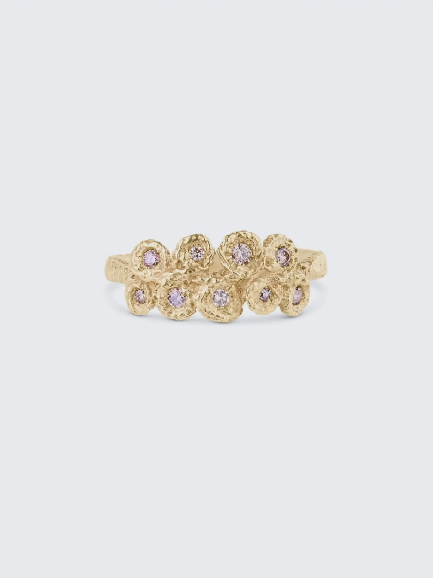 The Ripple Ring: Loops of crochet stitches cast in solid 9ct @smo.gold and set with nine brown - champagne diamonds for a neutral toned sparkle. This particular ring is now available at @_aetla_  in Edinburgh. 
There will be more to come of this coll