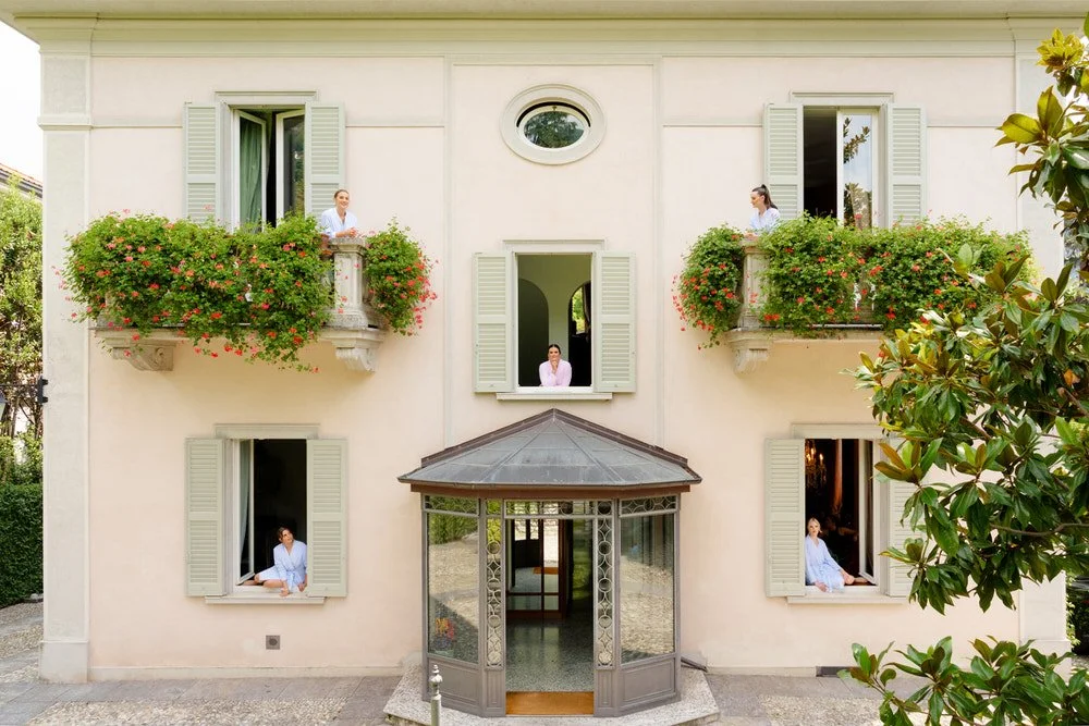 charlotte-john-villa-erba-my-lake-como-wedding-day-ceremony-reception-italy-house-entrance-morning