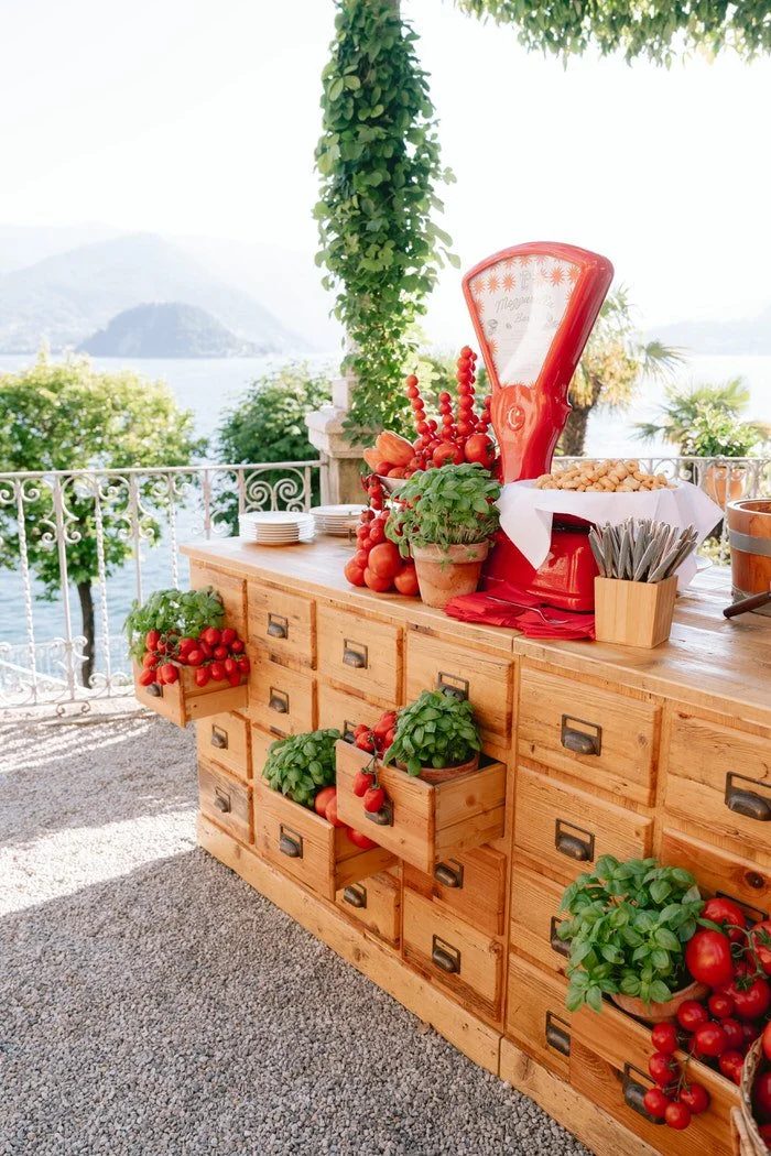 my-lake-como-wedding-planning-expert-italy-reception-theme-design-concept-service-guest-experience-fun