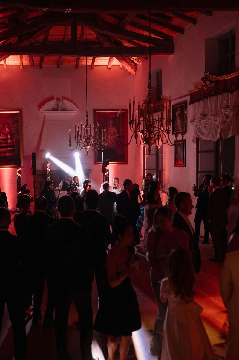 castello-durini-my-lake-como-wedding-planner-italy-evening-reception-lighting-dancing-guests