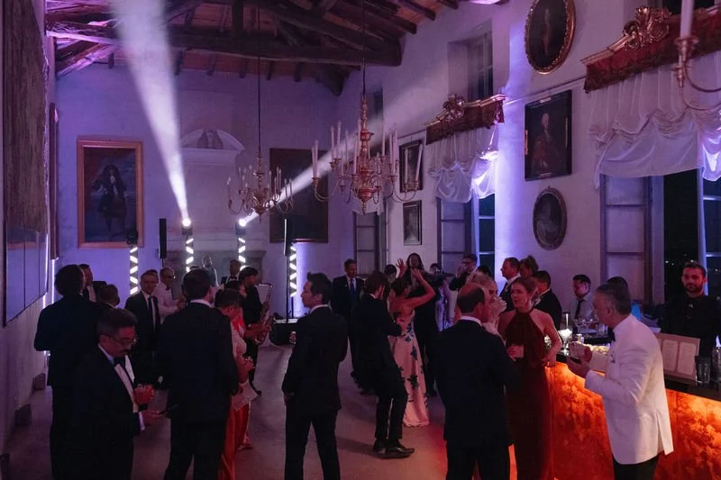 castello-durini-my-lake-como-wedding-planner-italy-evening-reception-lighting-dancing-guests
