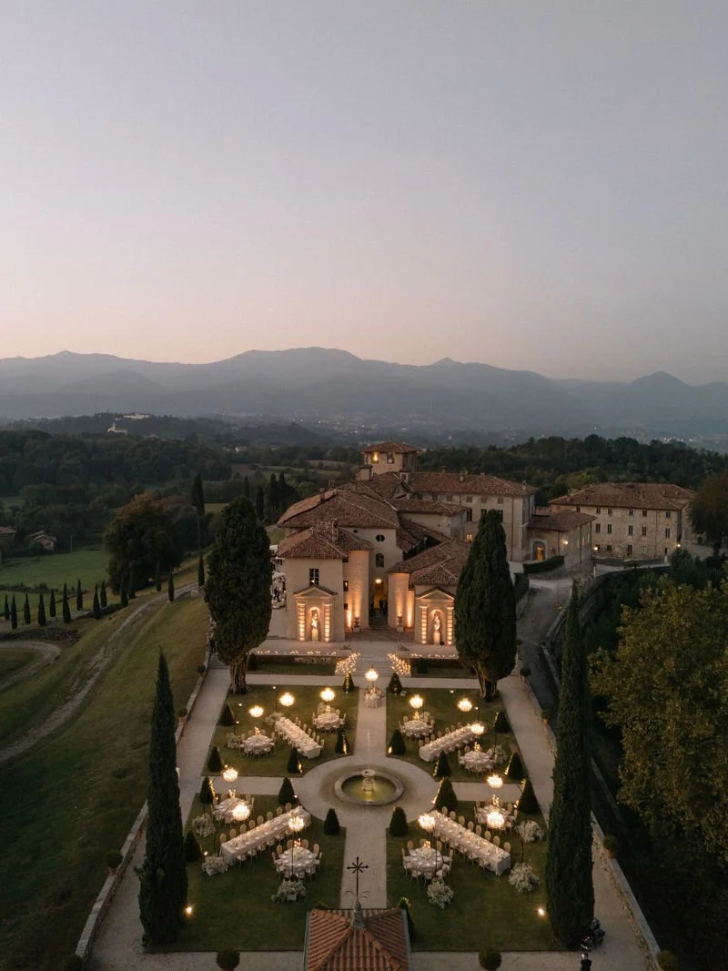 castello-durini-my-lake-como-wedding-planner-italy-seating-plan-aisle-design-lighting