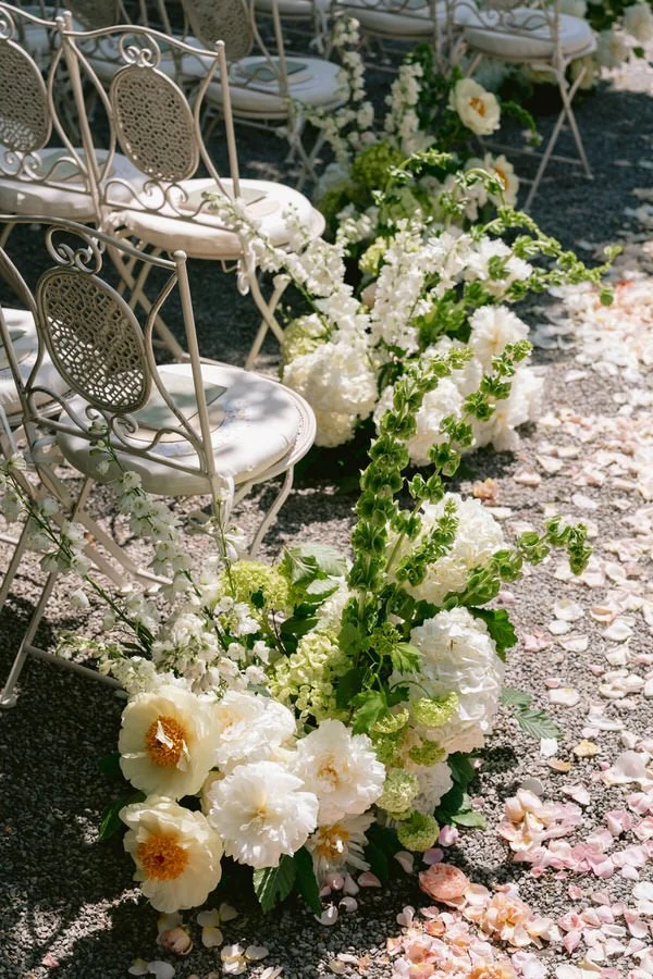 my-lake-como-wedding-planning-planner-expert-italy-natural-white-green-florals-flowers-aisle-design-concept-service