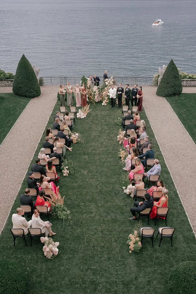 my-lake-como-wedding-italy-planner-aisle-lake-moutains-florwers-romantic-guests