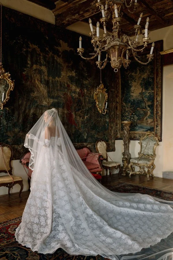 my-lake-como-wedding-italy-bride-gown-lace-planning-planner-organiser-expert-historic-venue-design-concept-service