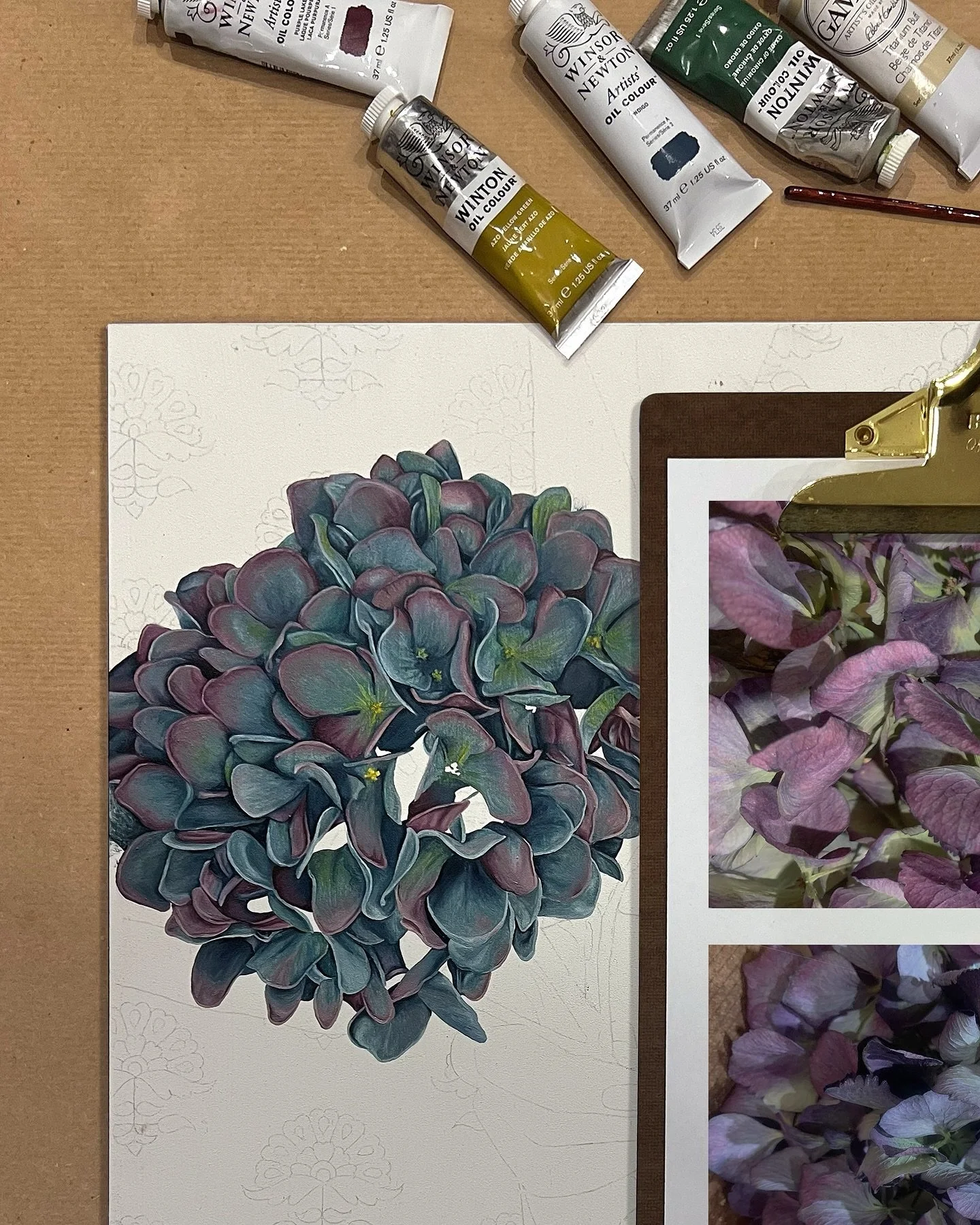 my white whale.
.
.
.
#hydrangea #hydrangeas #autumnhydrangea #painting #oilpainting #oilpaintingart #winsorandnewton #cassart #womanistan #studiofarya