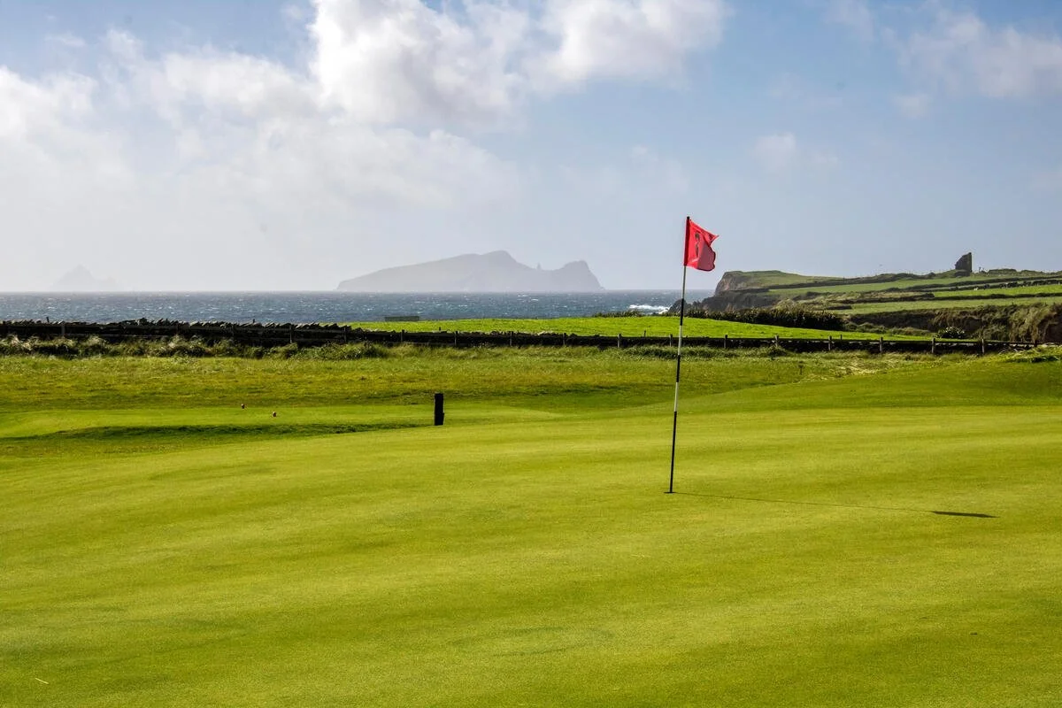 Dingle Golf Links at Ceann Sibéal green overlooking the Atlantic Ocean and County Kerry coastline